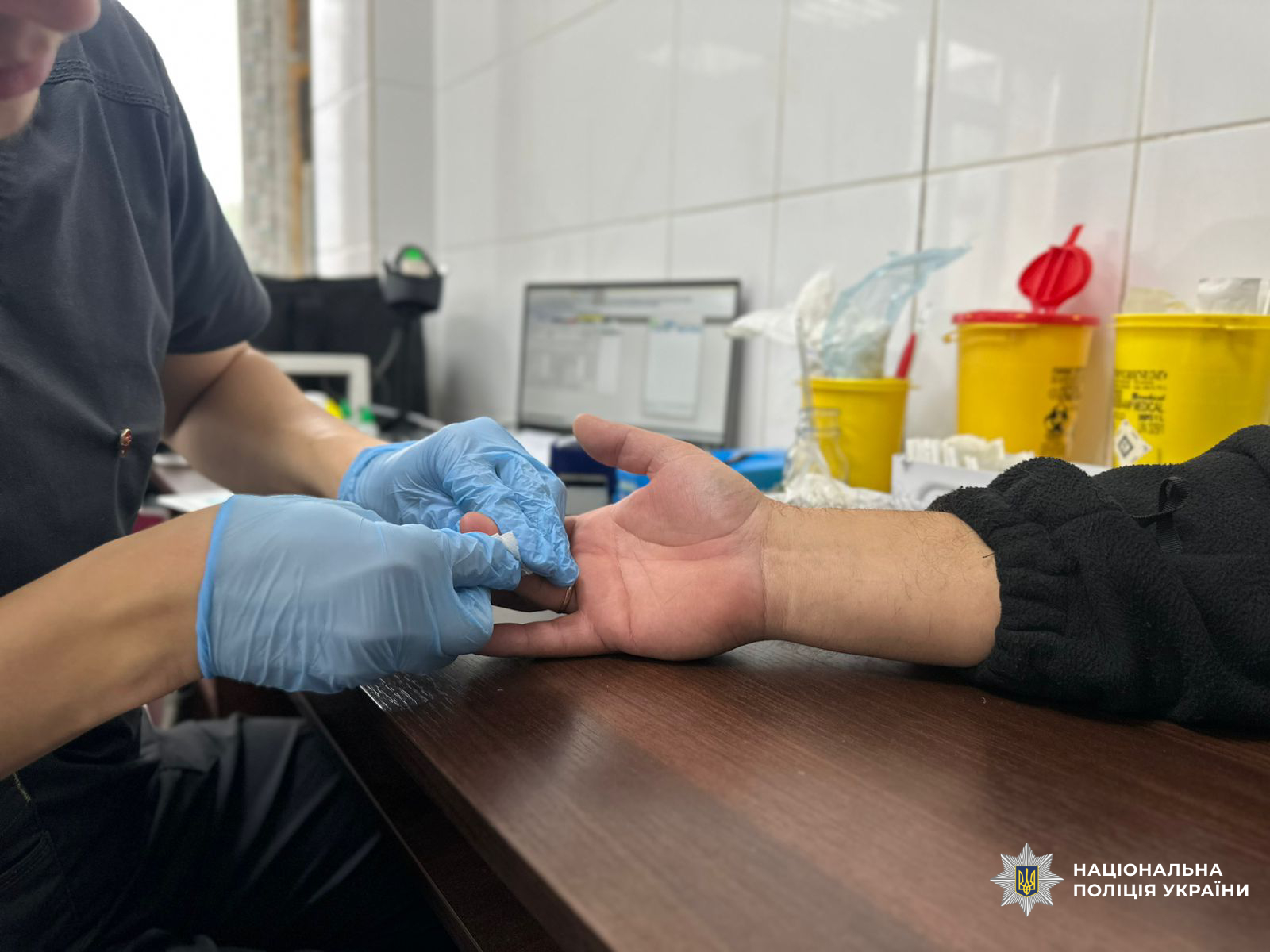 Поліцейські Ізюмщини долучилися до благодійної акції зі здачі крові