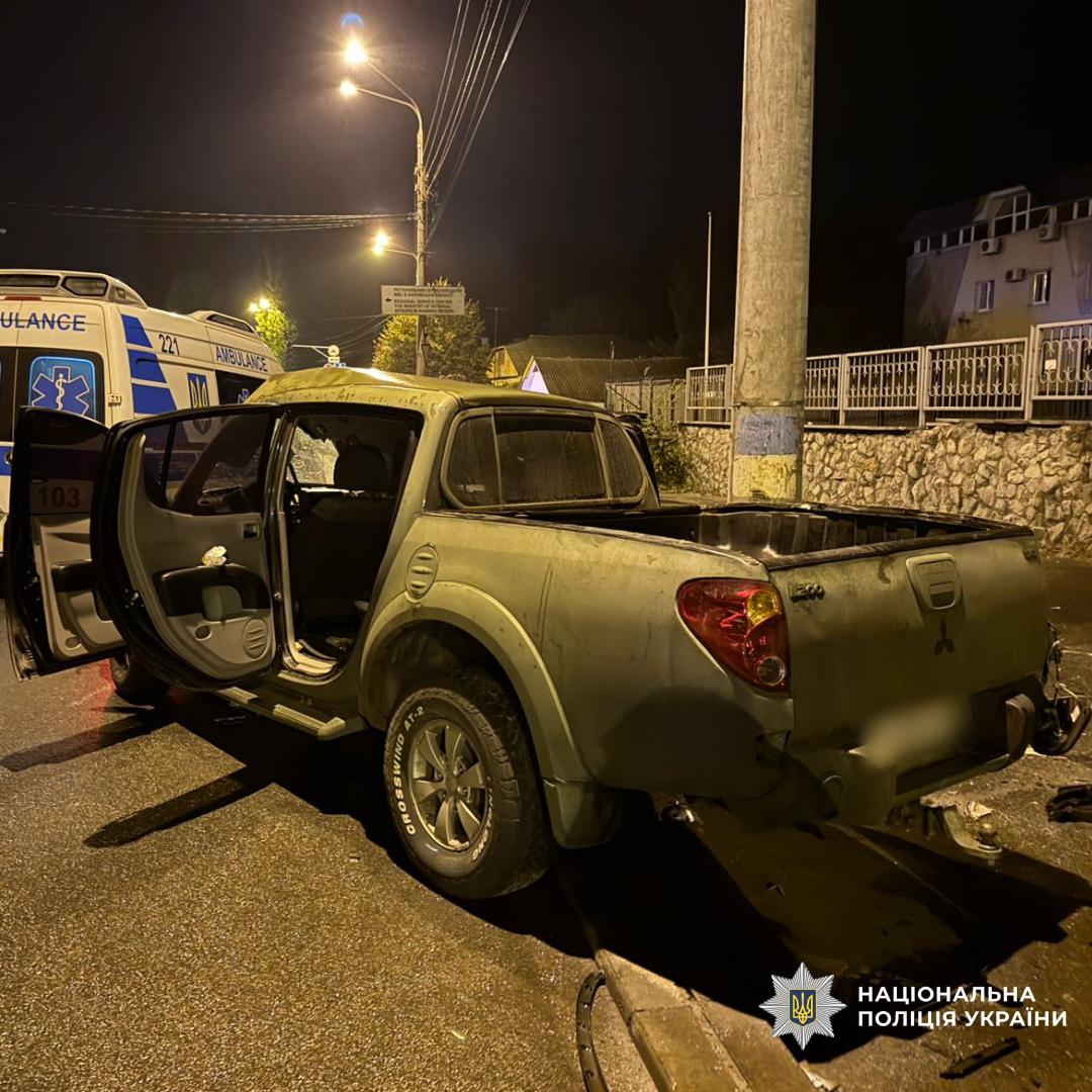 Слідчі встановлюють обставини ДТП в Харкові, в якій загинув водій автомобіля