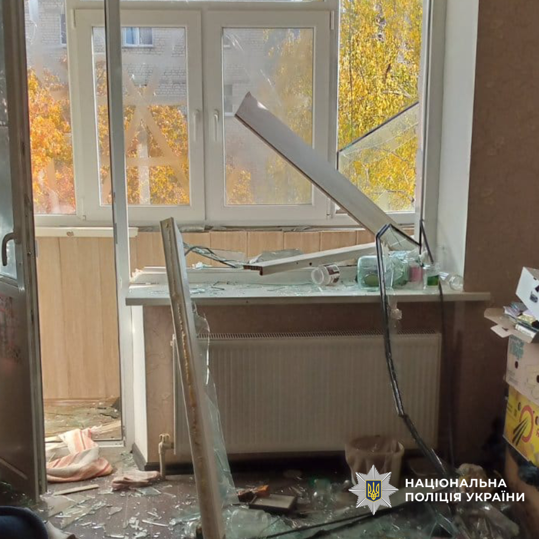 Зруйнований будинок через обстіл