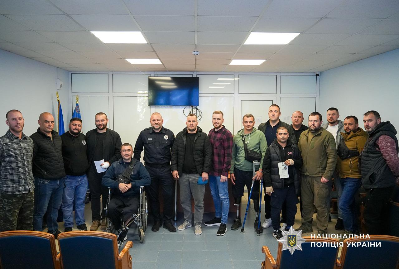 Керівництво поліції Одещини відвідало бійців стрілецького батальйону, які проходять лікування після поранень, отриманих на передовій