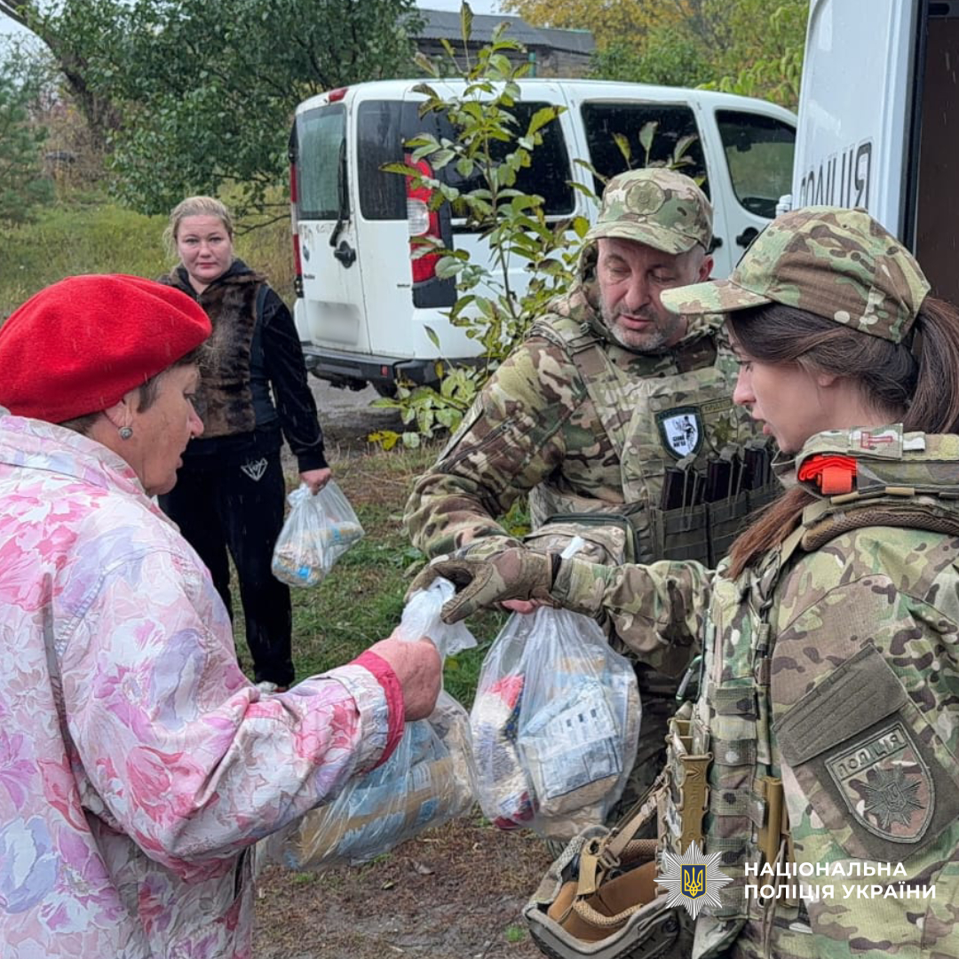 Спецпідрозділ поліції «Білий Янгол» продовжує допомагати мешканцям прифронтових територій на Харківщині