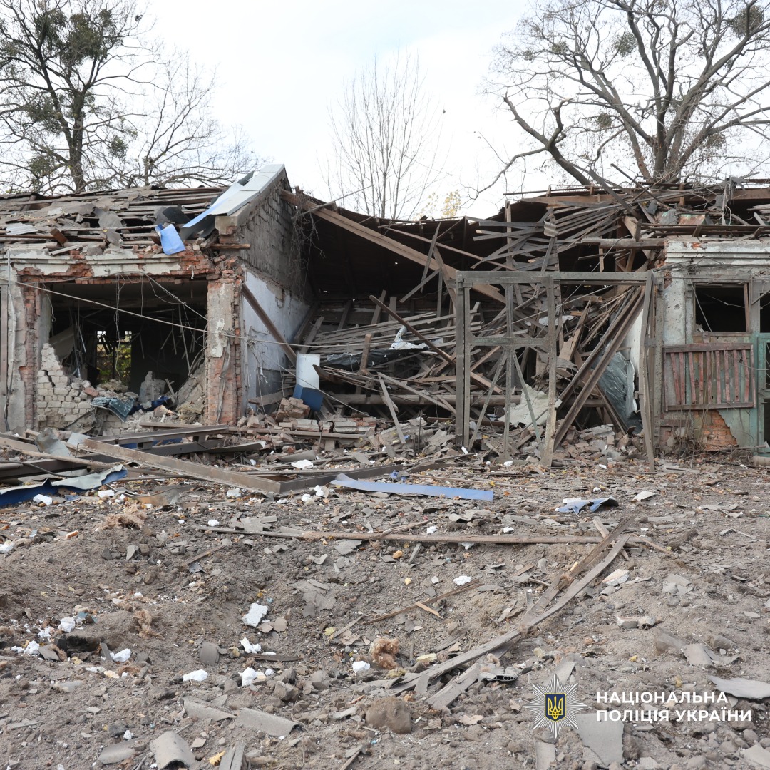 поліція працює на місцях ворожих ударів