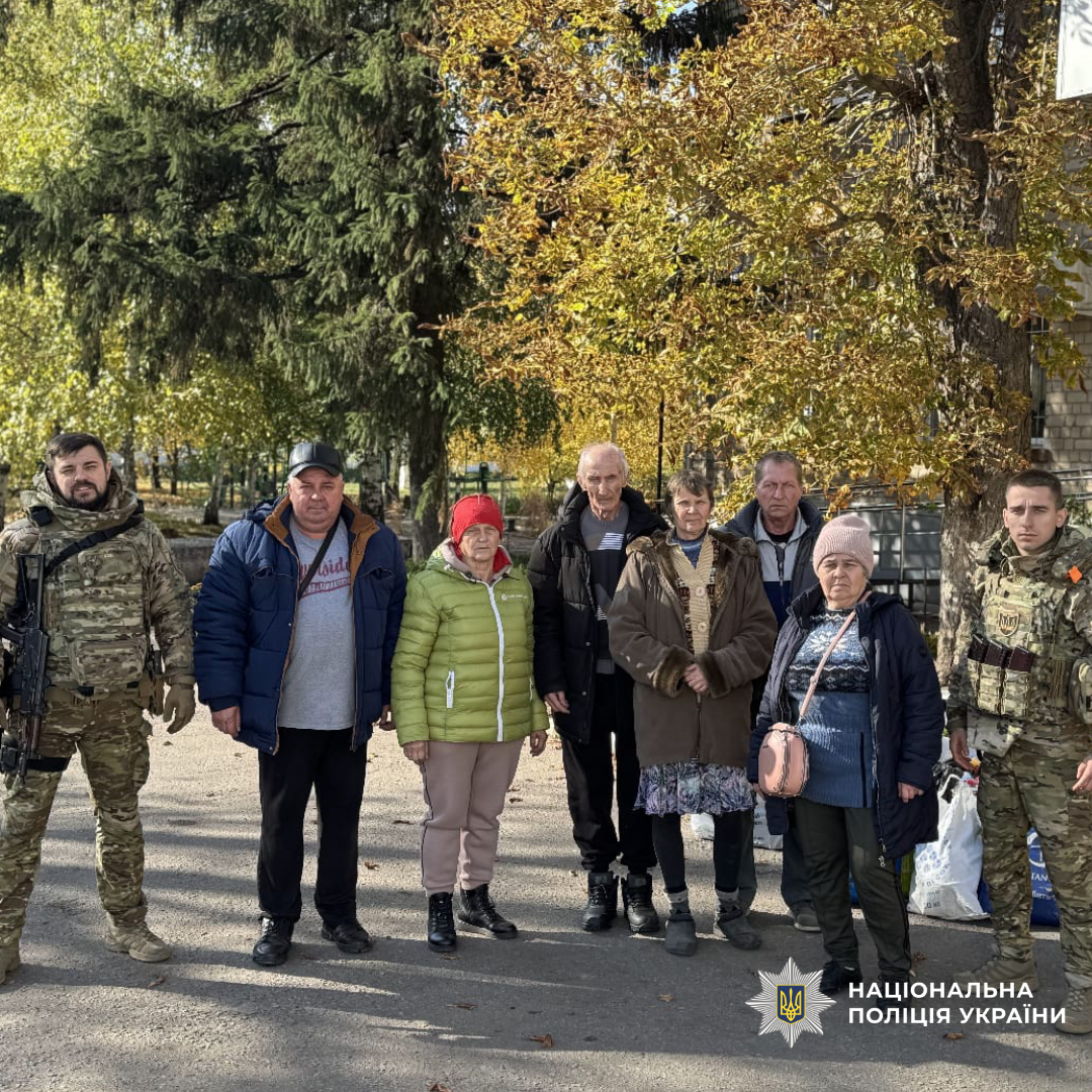 Поліцейські спецпідрозділу «Білий Янгол» здійснили евакуацію дев’ятьох жителів з прифронтового району