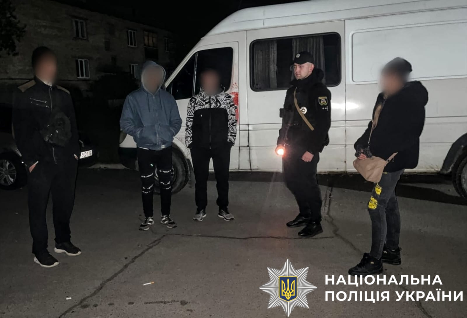 на фото зображено затримання правопорушника