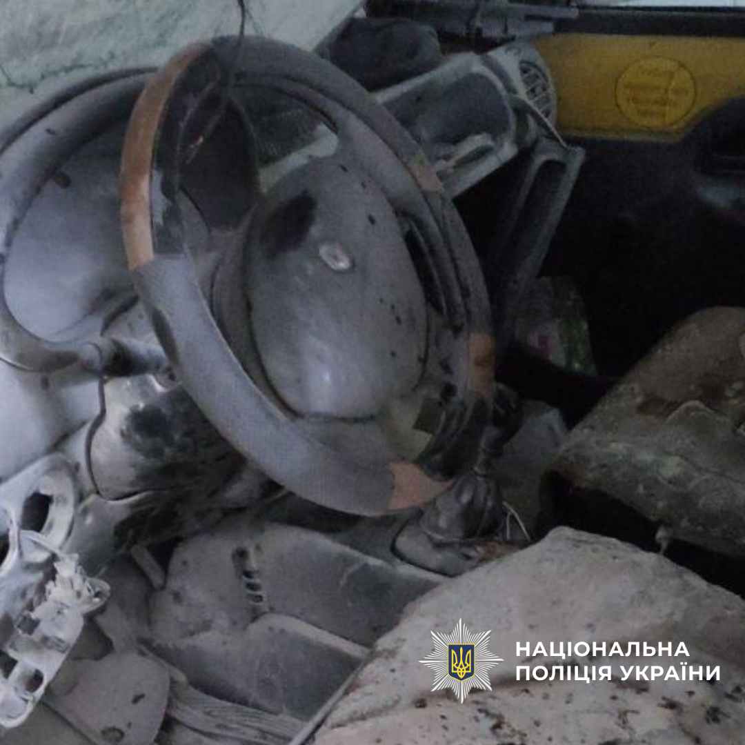 Згоріла автівка зсередини