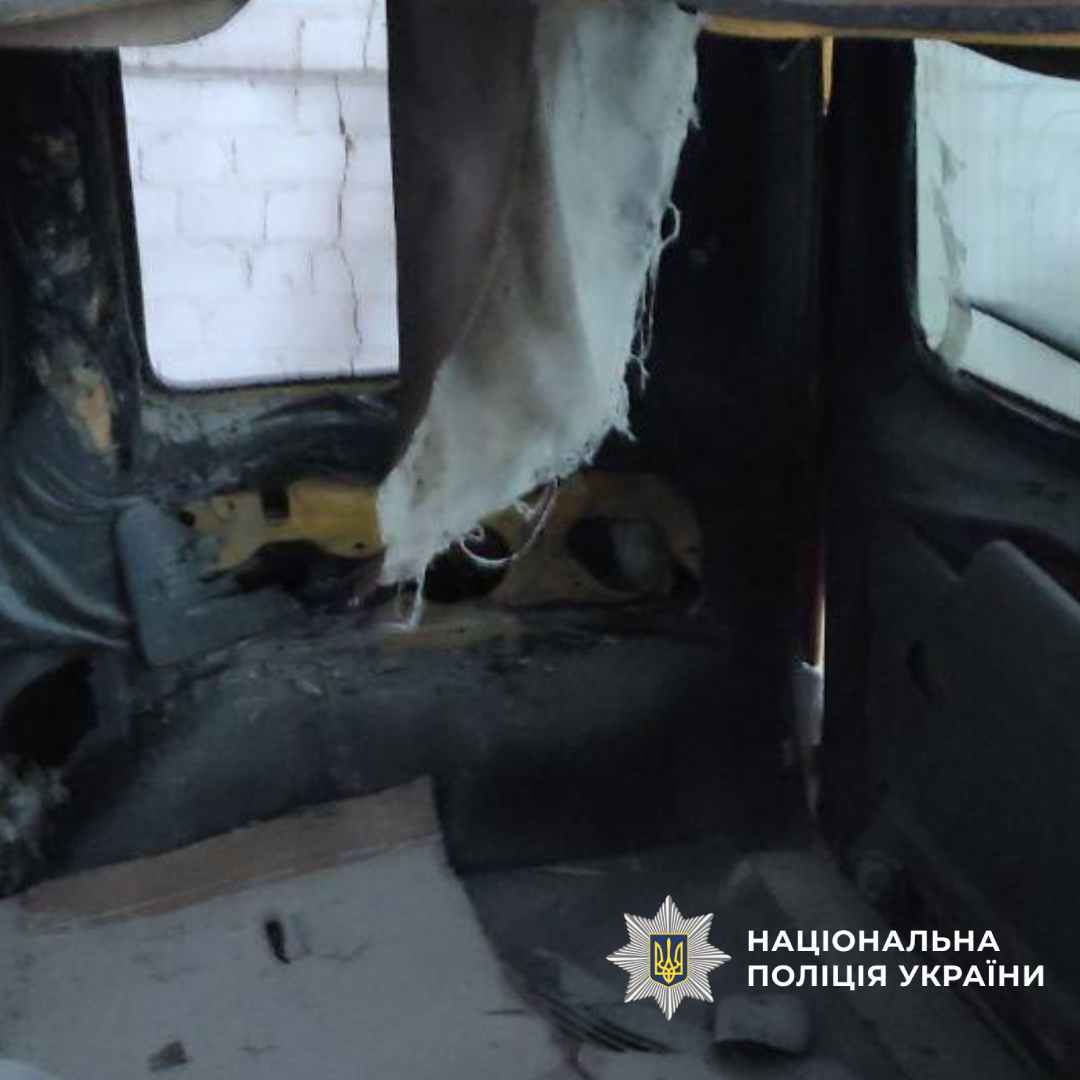 Згоріла автівка зсередини