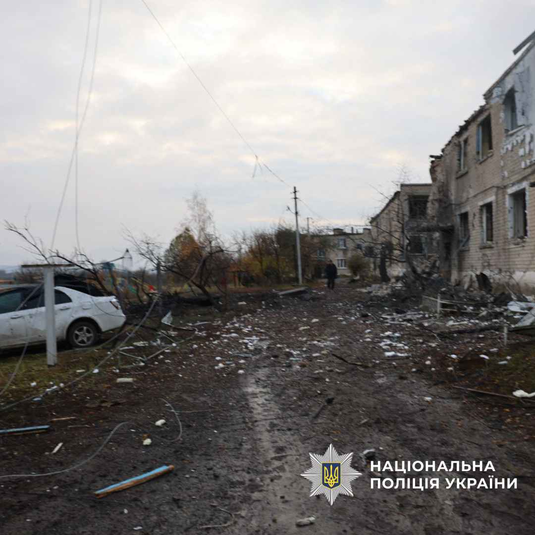 Зруйнована внаслідок обстрілу вулиця