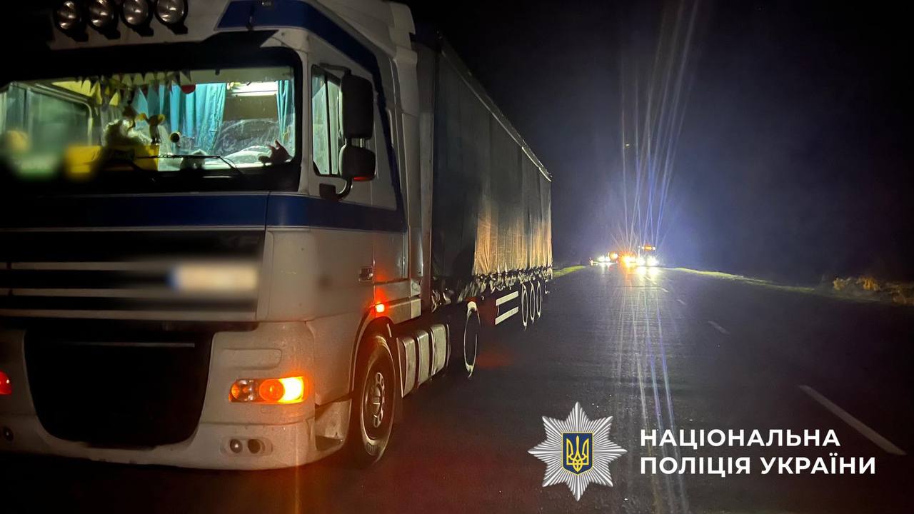 На фото зображено автомобіль що який є учасником ДТП