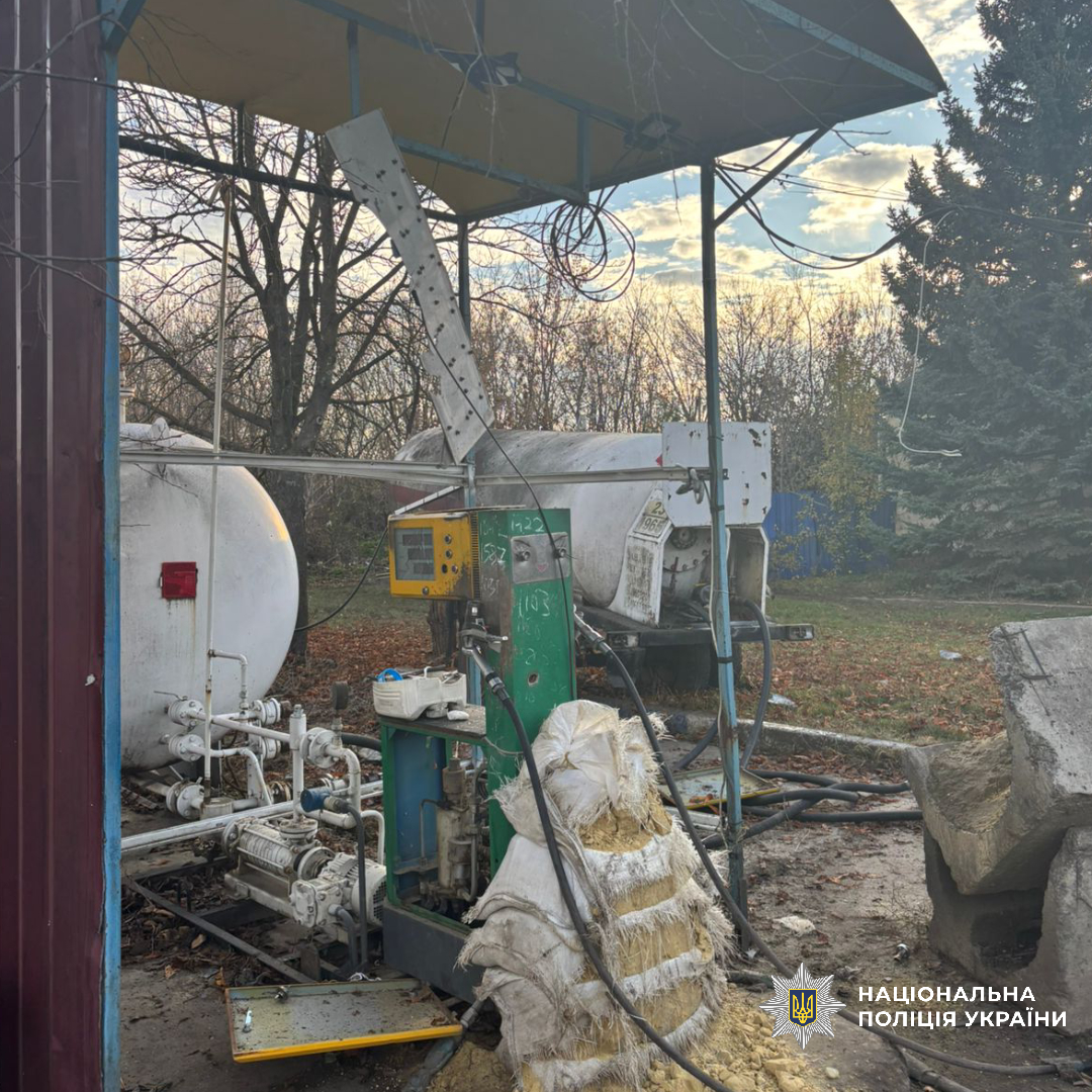 Загинуло двоє мирних мешканців: поліція збирає докази та фіксує воєнні злочини росіян на Харківщині