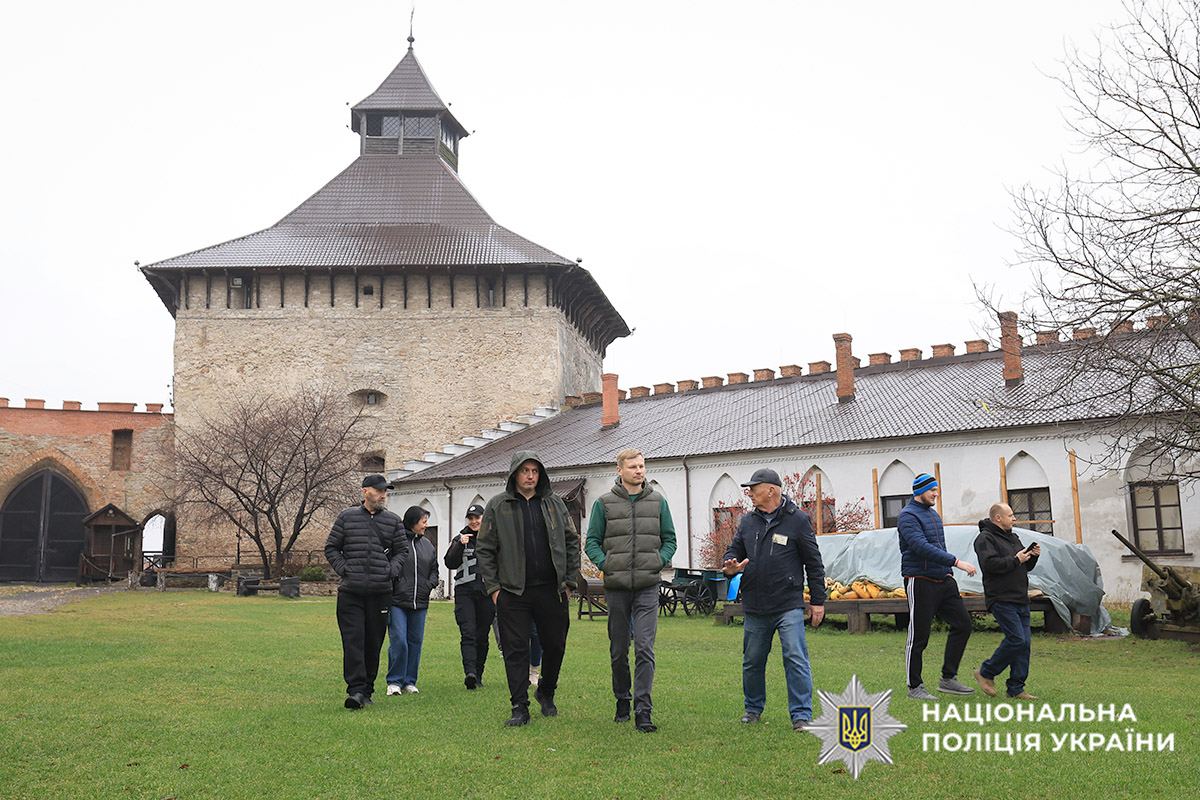 Екскурсія по стародавній фортеці в Меджибожі