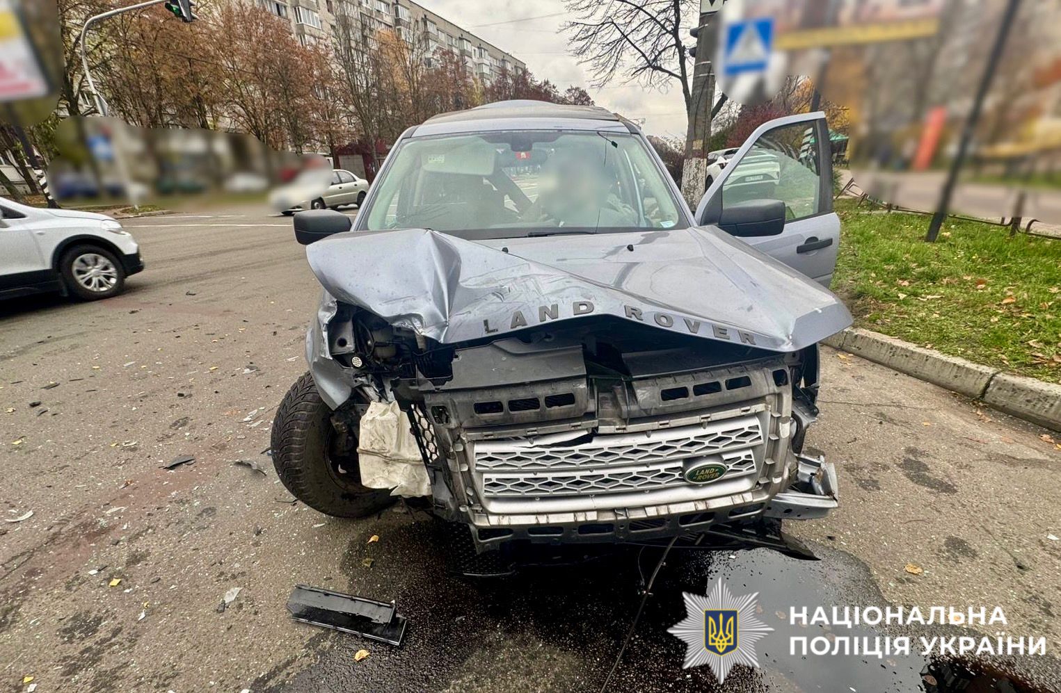 На фото пошкоджений автомобль - учасник ДТП.