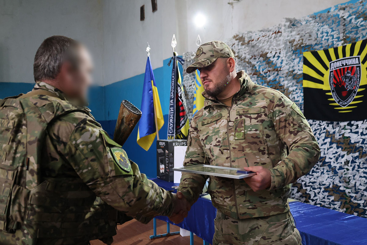 Нагородження бійців стрілецького батальйону