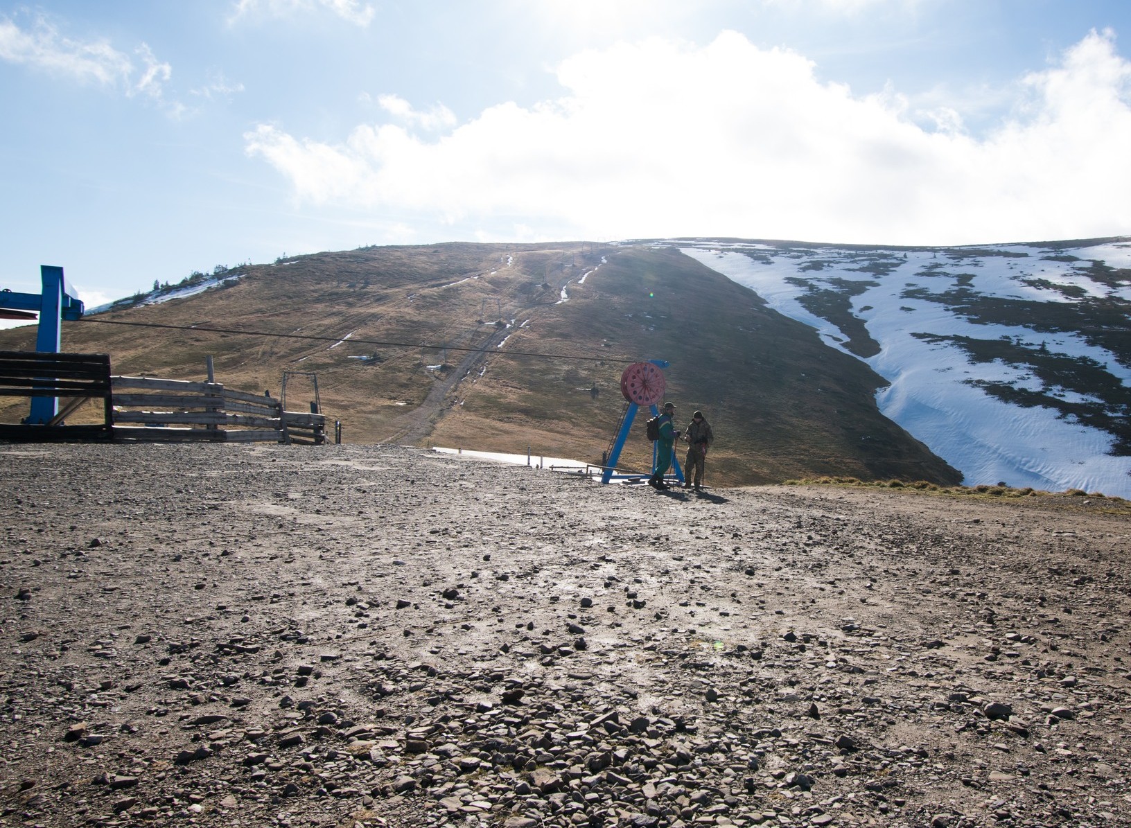 учасники під час подорожі у Карпати