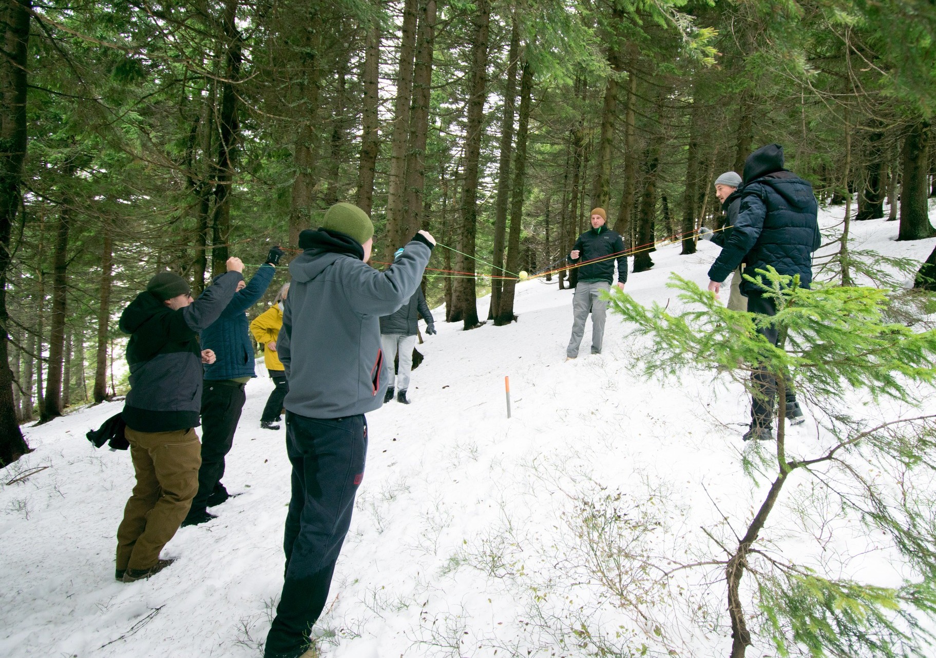 учасники ретриту під час терапевтичних практик