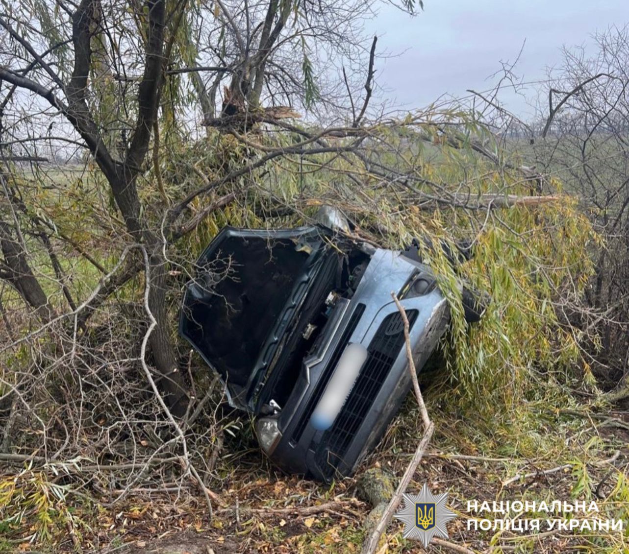 На фото зображено автомобіль який потрапив у ДТП