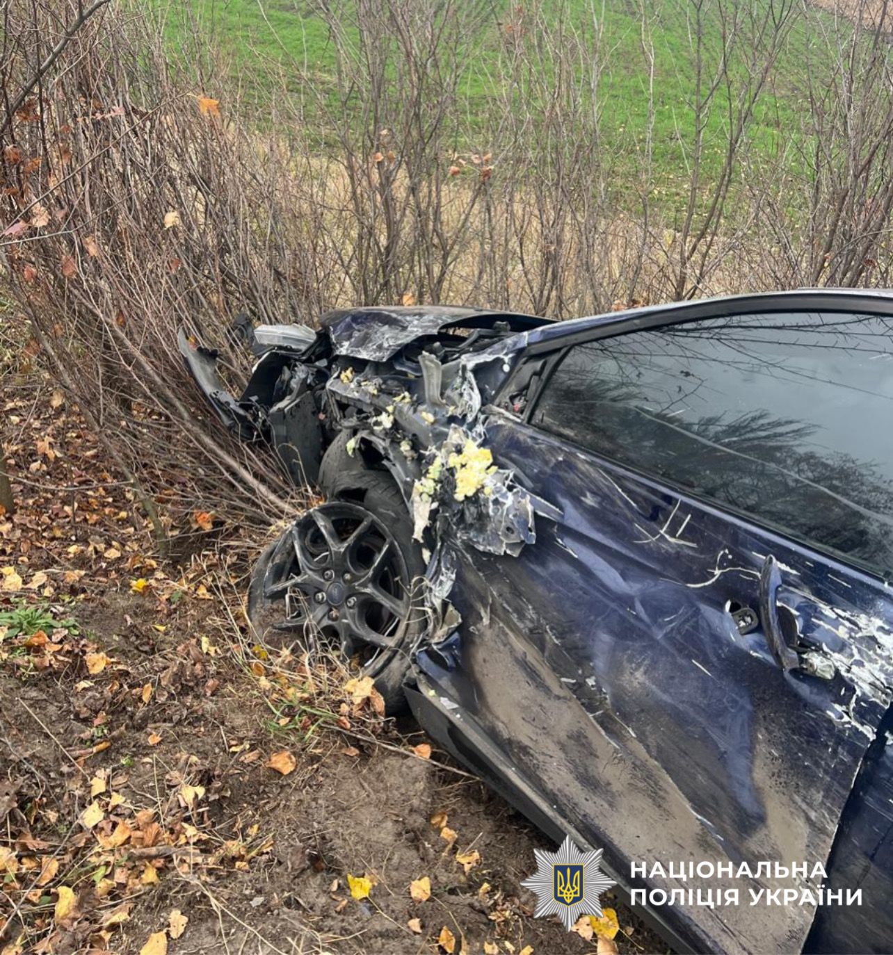 На фото зображено автомобіль який потрапив у ДТП