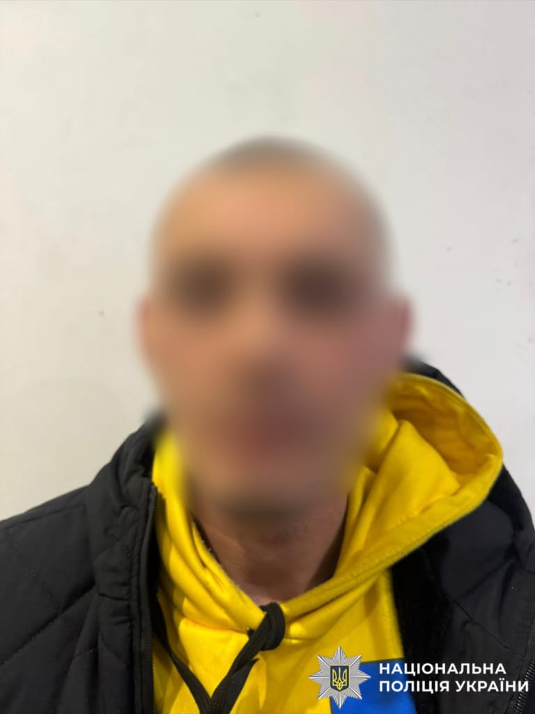 На фотографії зображено затриманого зловмисника.