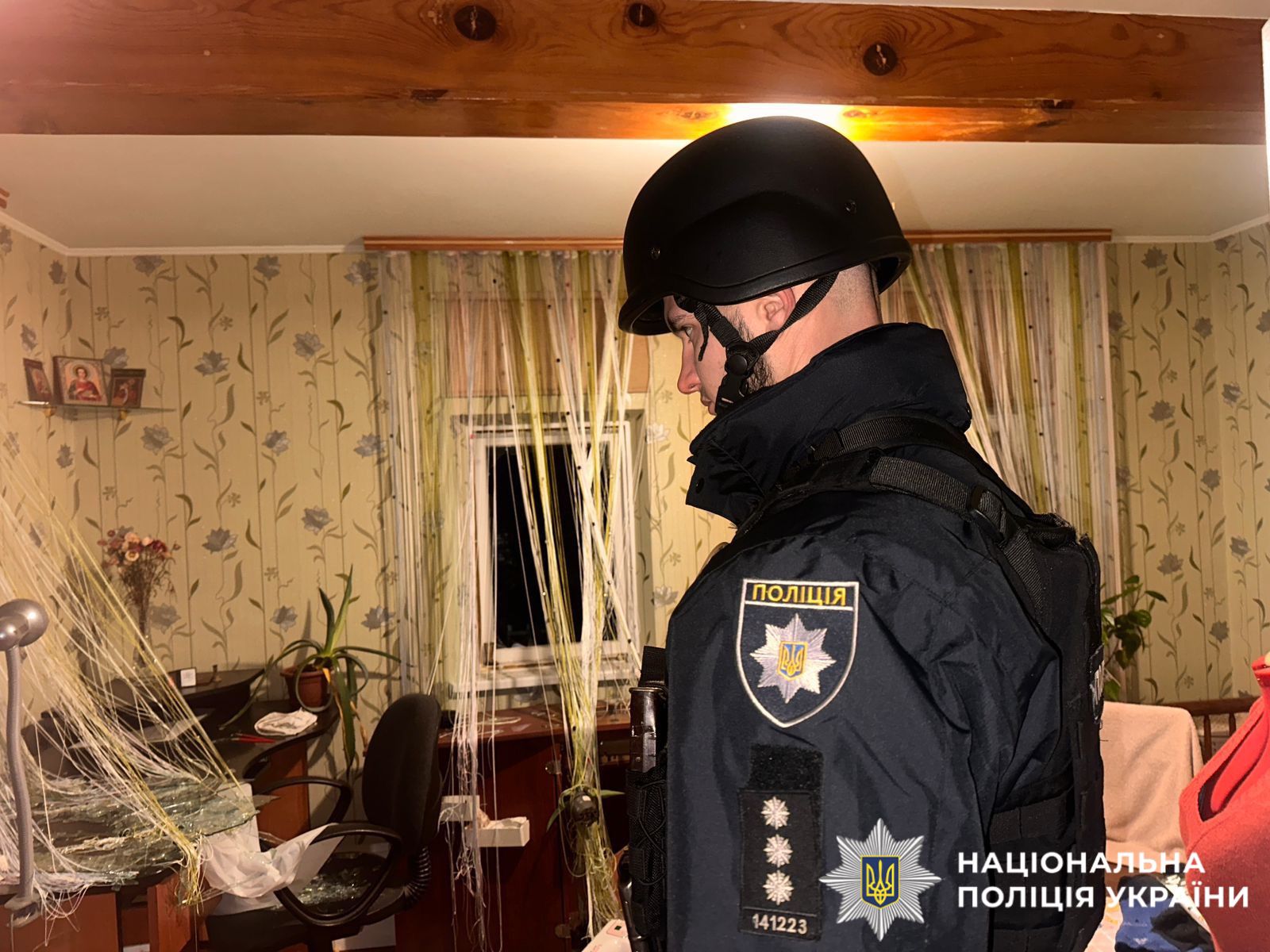 На фотографії зображено наслідки ворожої атаки на столичний регіон.