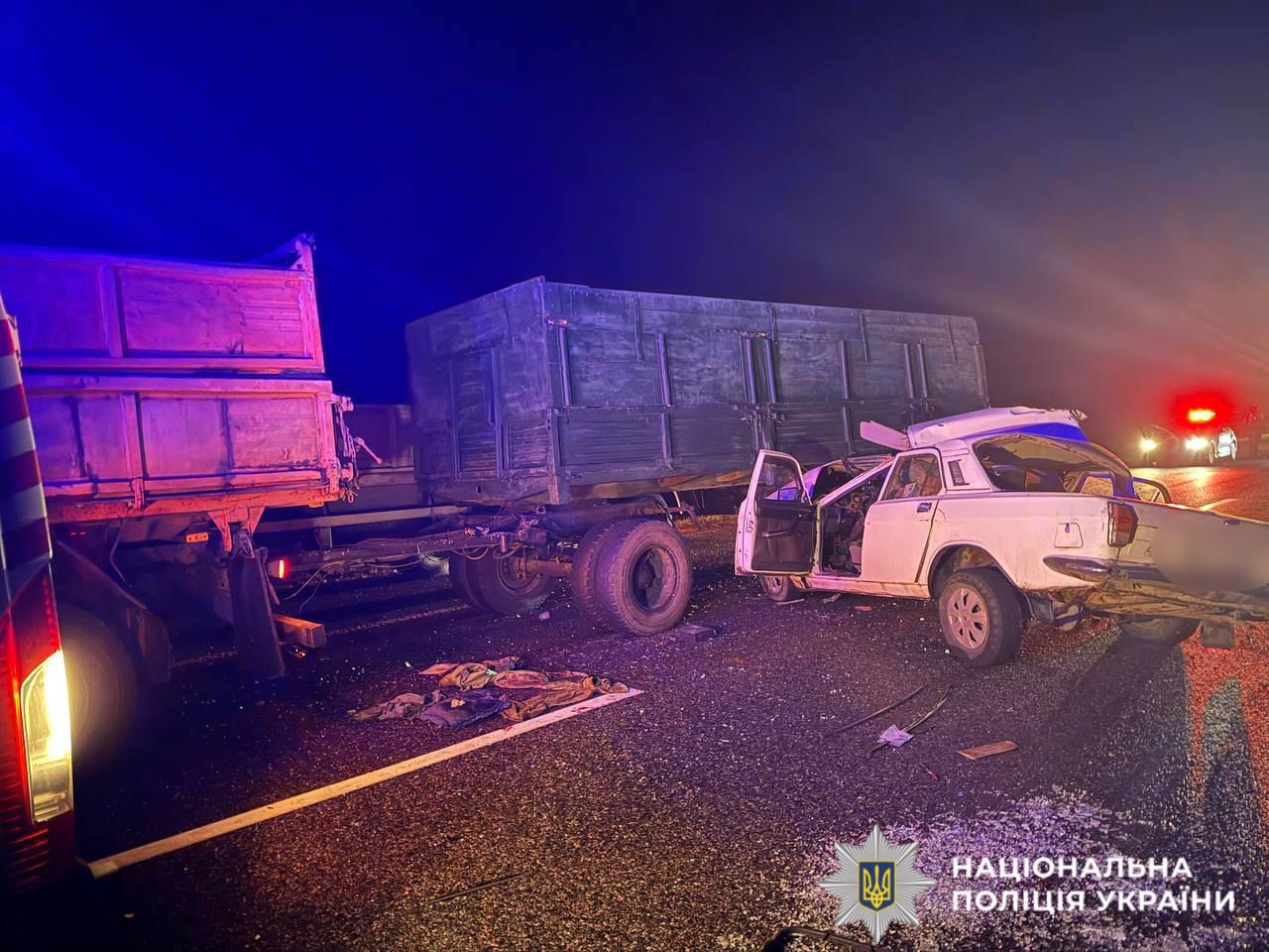 На фотографії зображено автомобілі, які є учасниками ДТП.