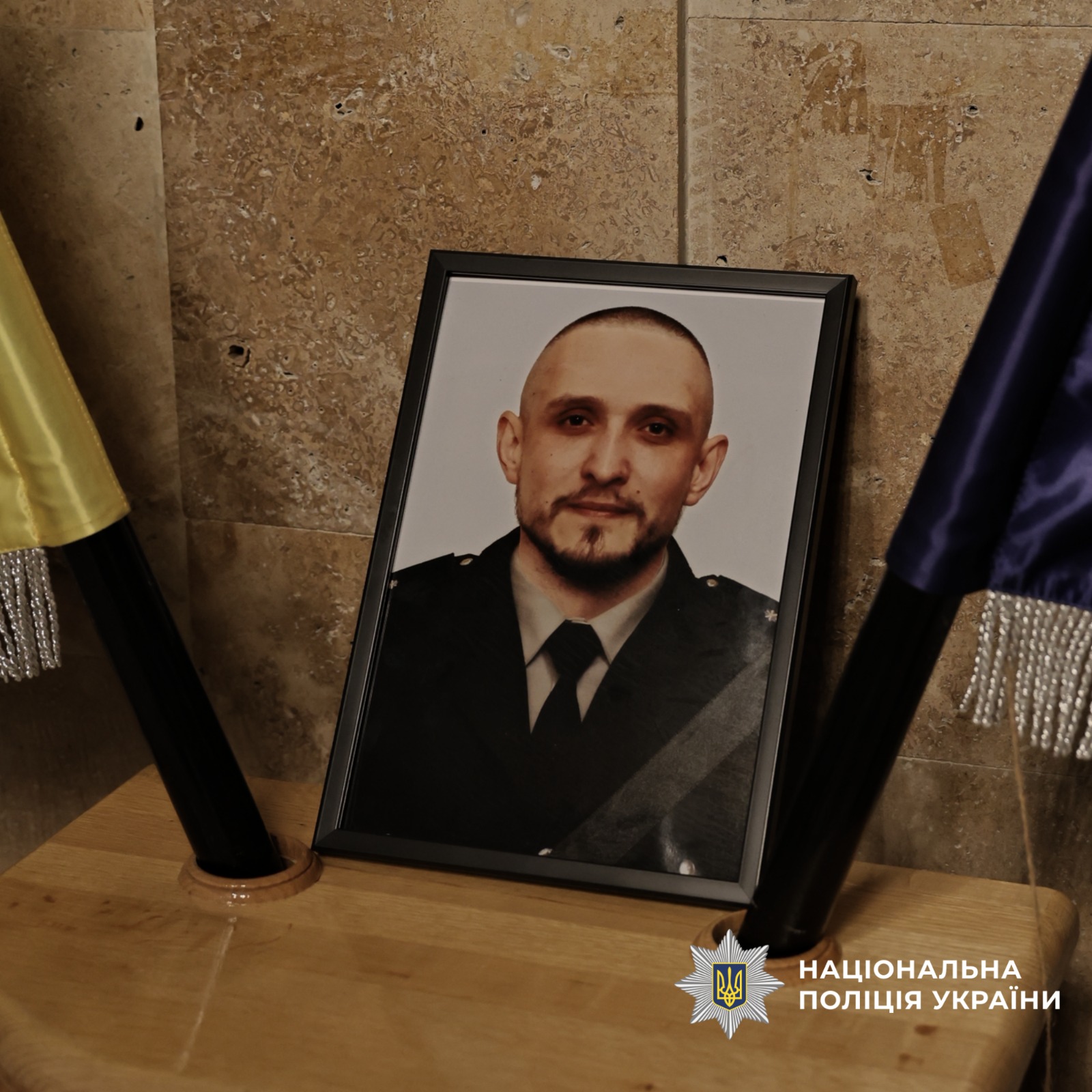 На Харківщині в останню путь провели героя Дениса Лозового, який віддав своє життя за свободу та незалежність України