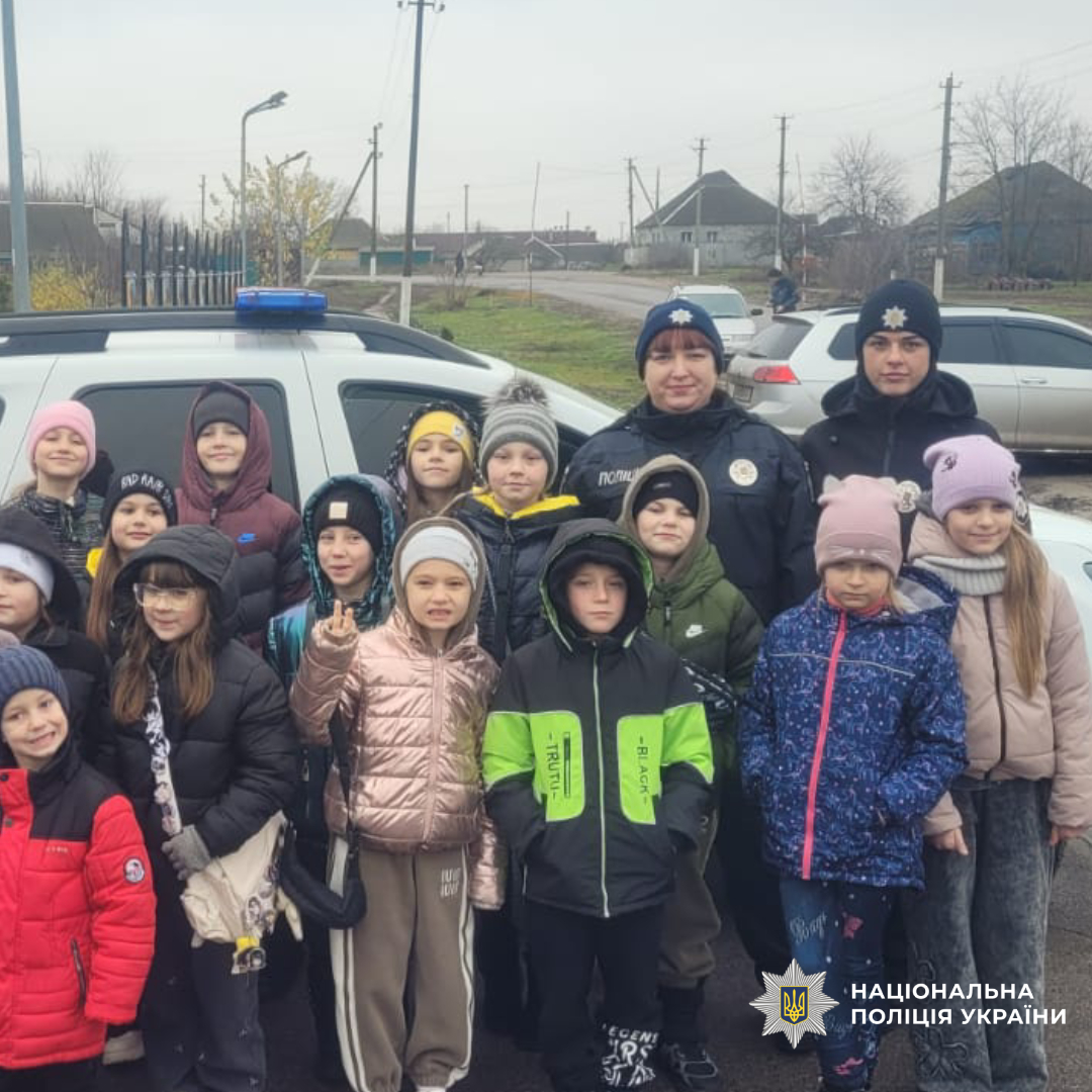 На Харківщині поліцейські провели урок з безпеки дорожнього руху для учнів ліцею