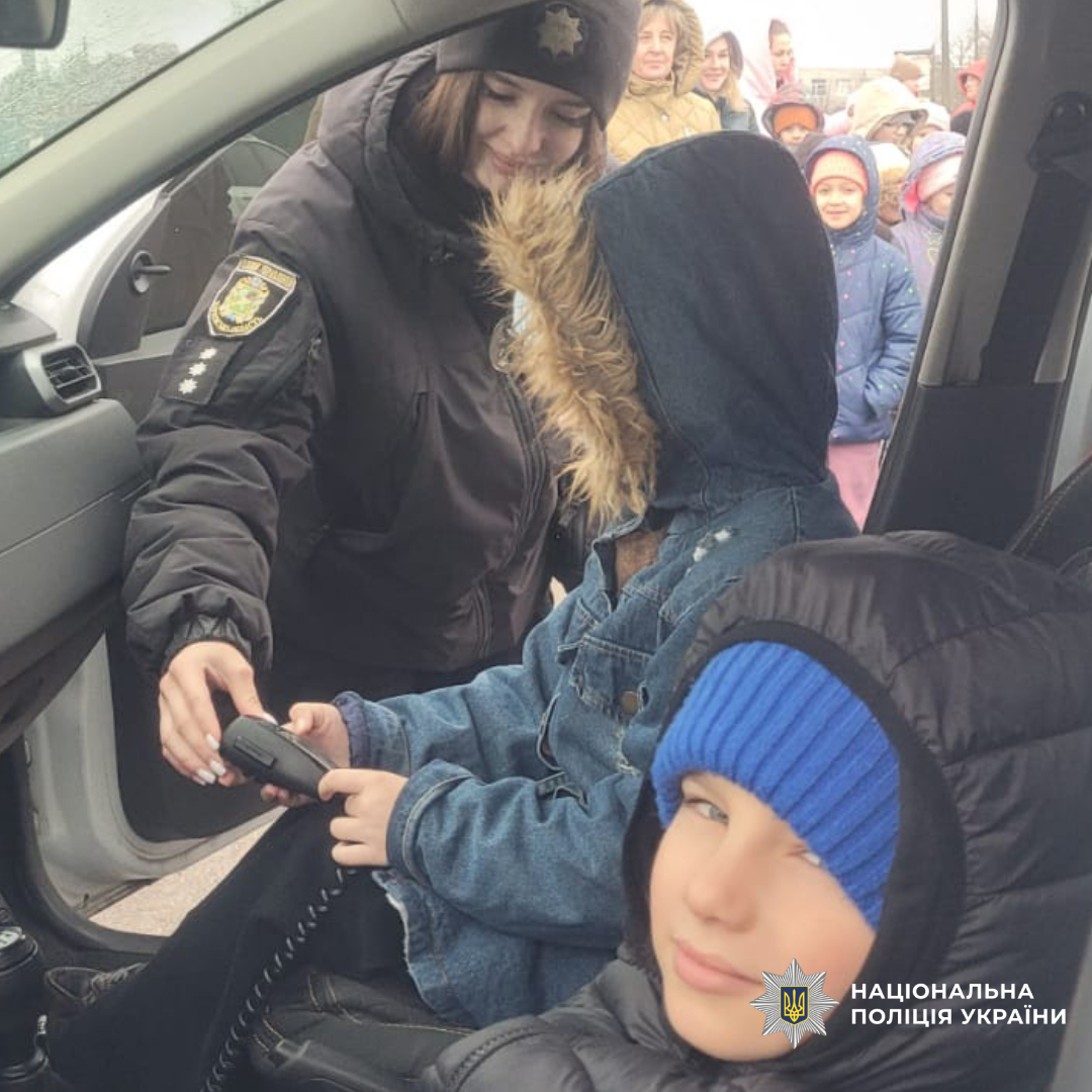 На Харківщині поліцейські провели урок з безпеки дорожнього руху для учнів ліцею