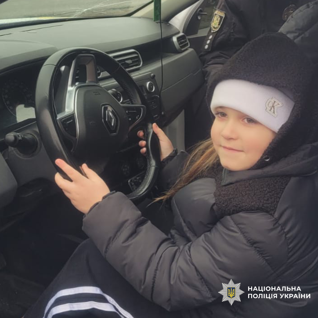 На Харківщині поліцейські провели урок з безпеки дорожнього руху для учнів ліцею