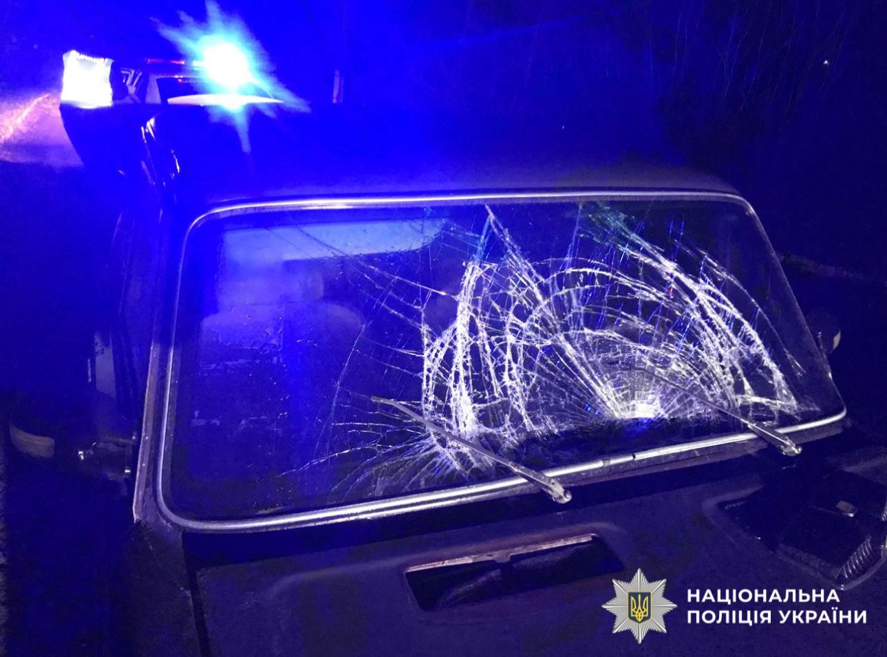 На фото сображений пошкоджений автомобіль