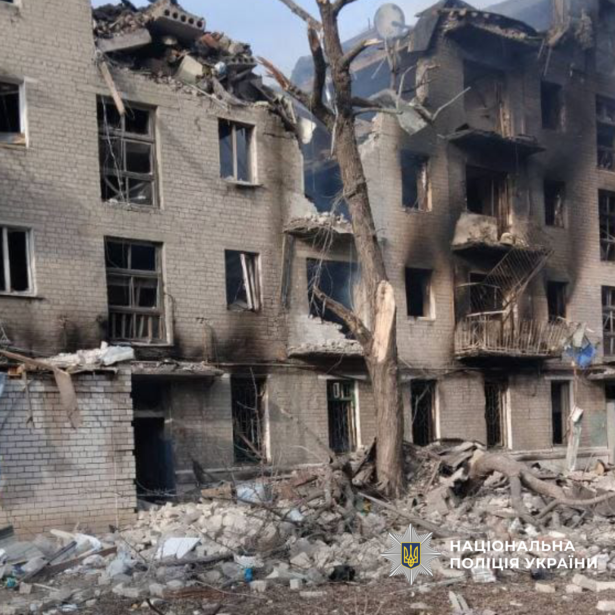 Вигорілий внаслідок обстрілу житловий будинок