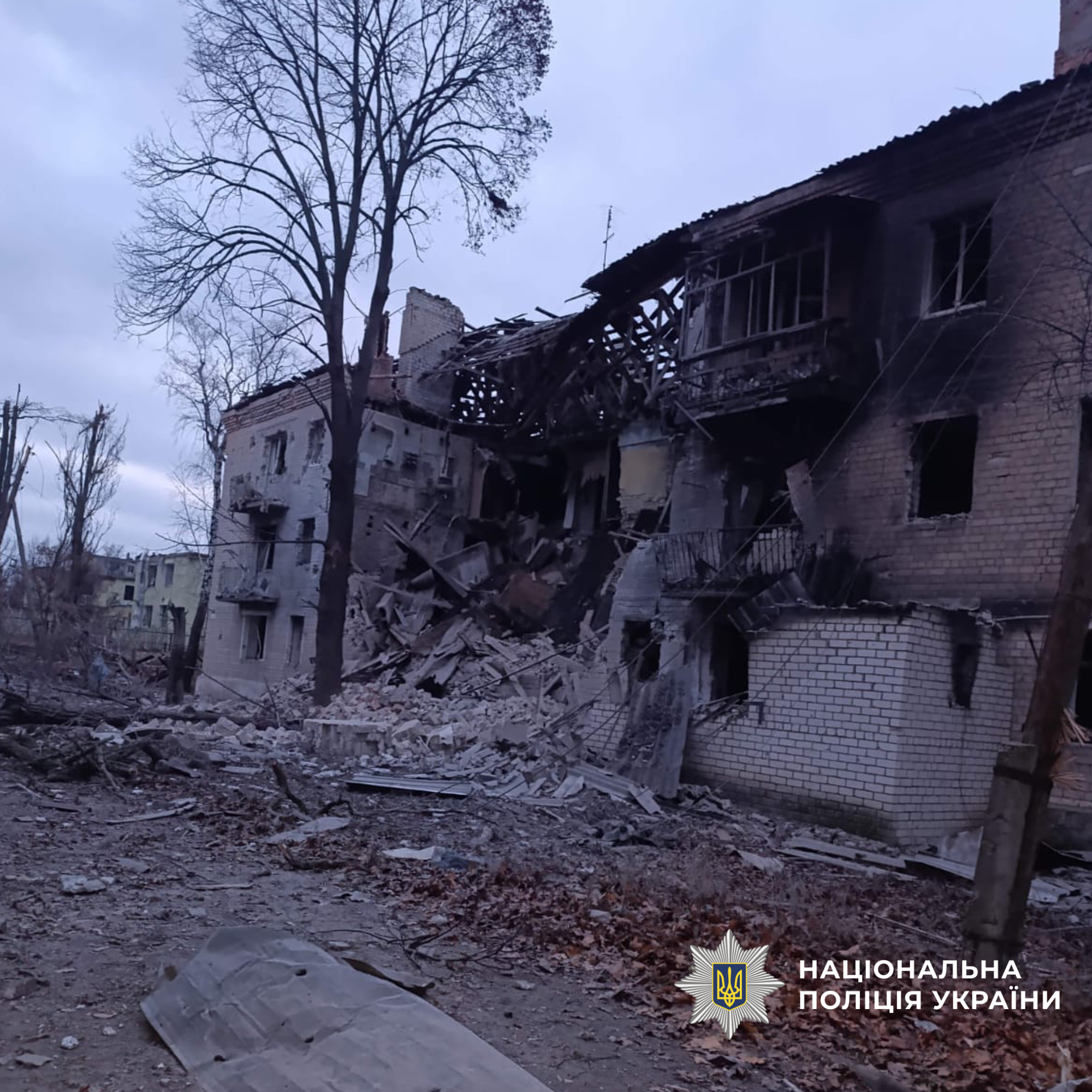 Вигорілий внаслідок обстрілу житловий будинок