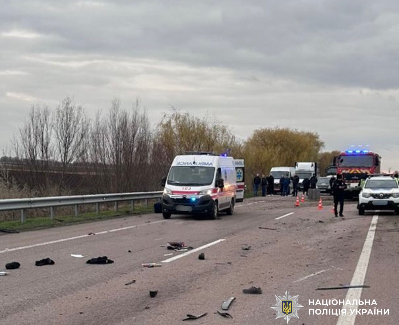 На фотографії зображено місце події, де відбулась ДТП.