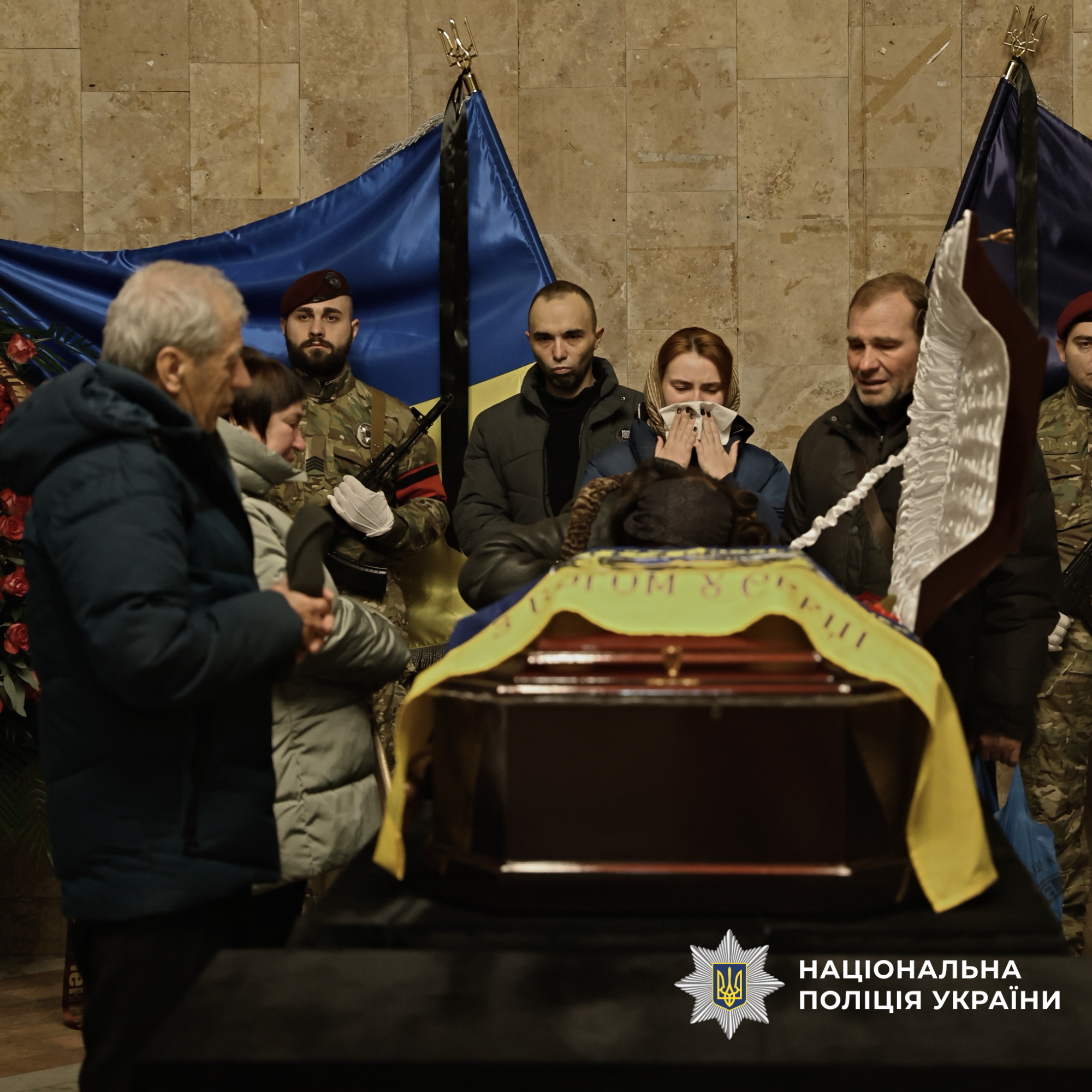 Родичі та близькі люди на прощанні