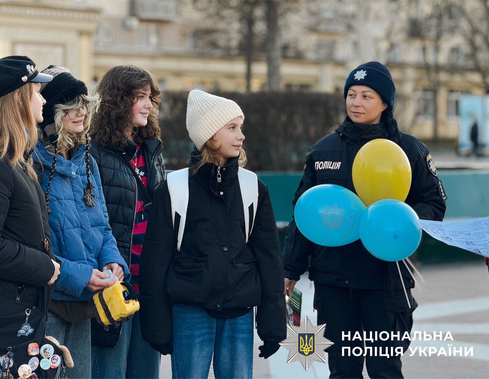 На фото зображені учаники зустрічі.