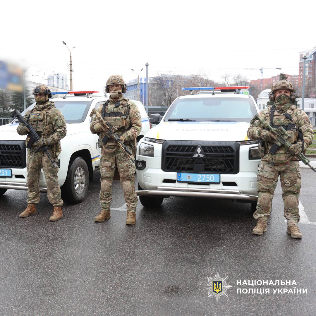 Начальник поліції Харківщини Петро Токар передав бійцям КОРД та Полку поліції особливого призначення