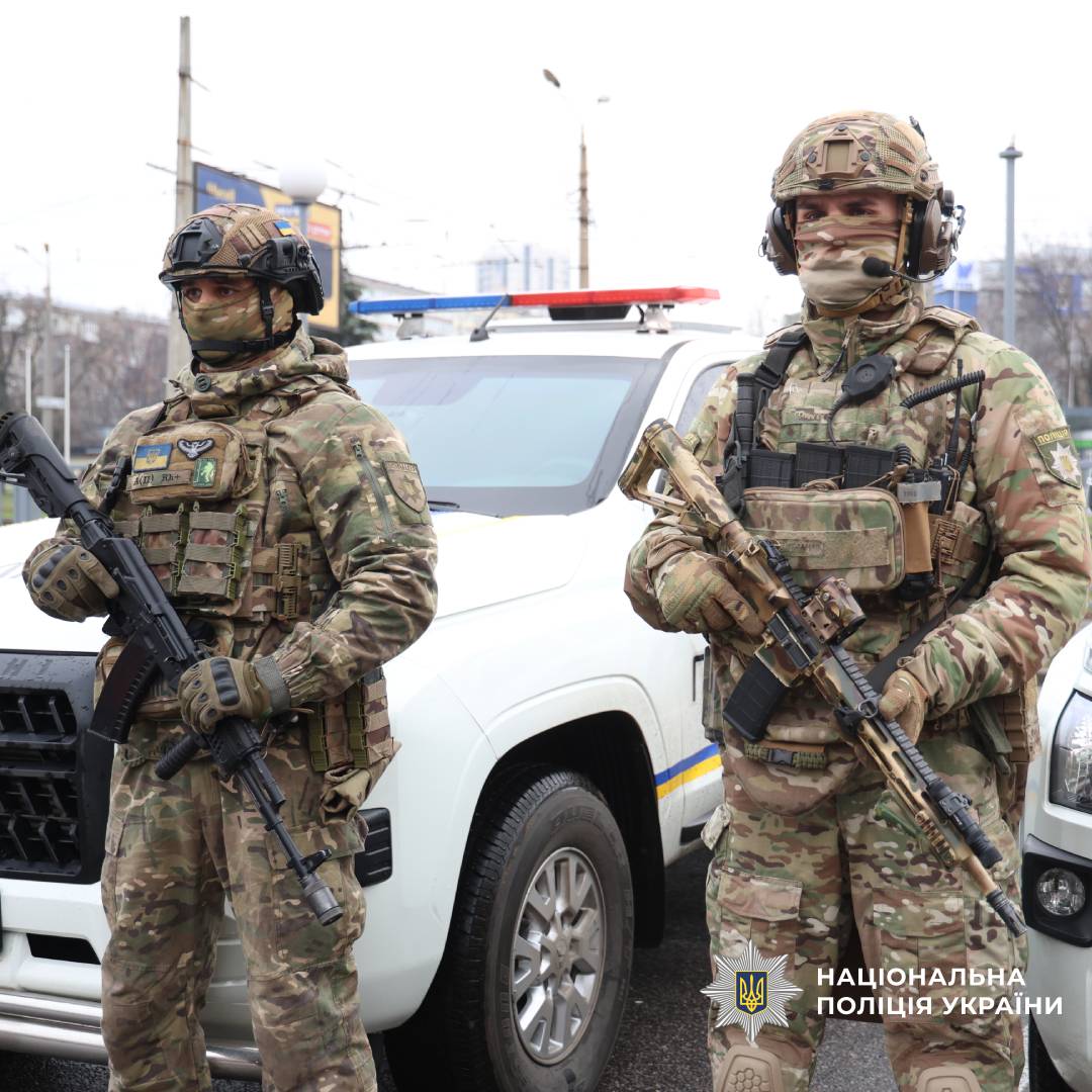 Начальник поліції Харківщини Петро Токар передав бійцям КОРД та Полку поліції особливого призначення