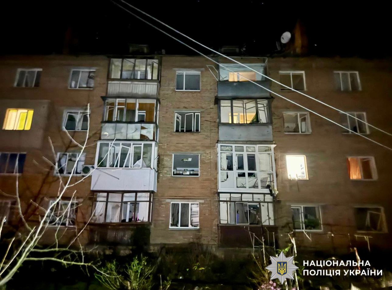 На фото зображено наслідки нічної атаки