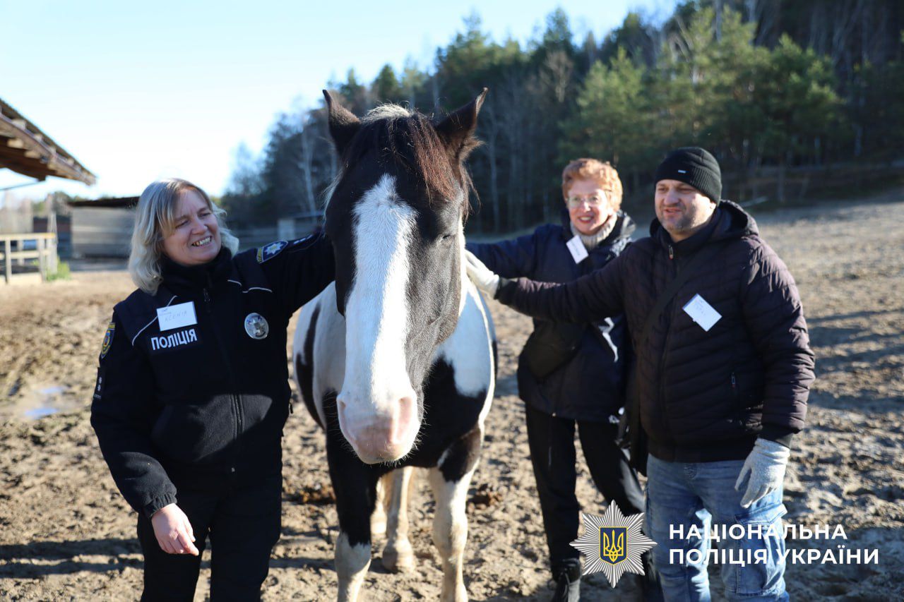 На фото учасники заходу.