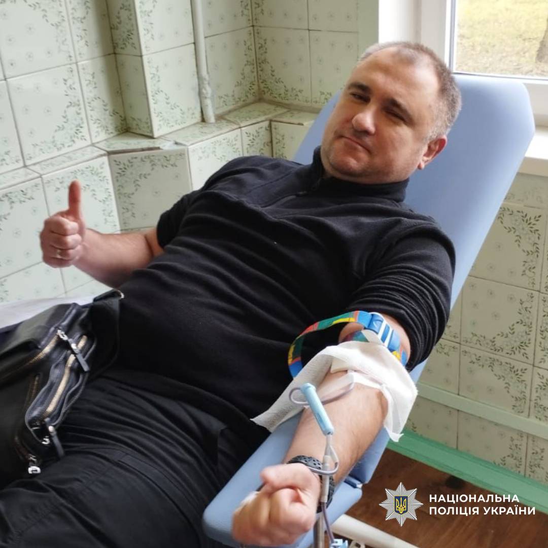 Поліцейські Харківщини здали кров для порятунку постраждалих від обстрілів