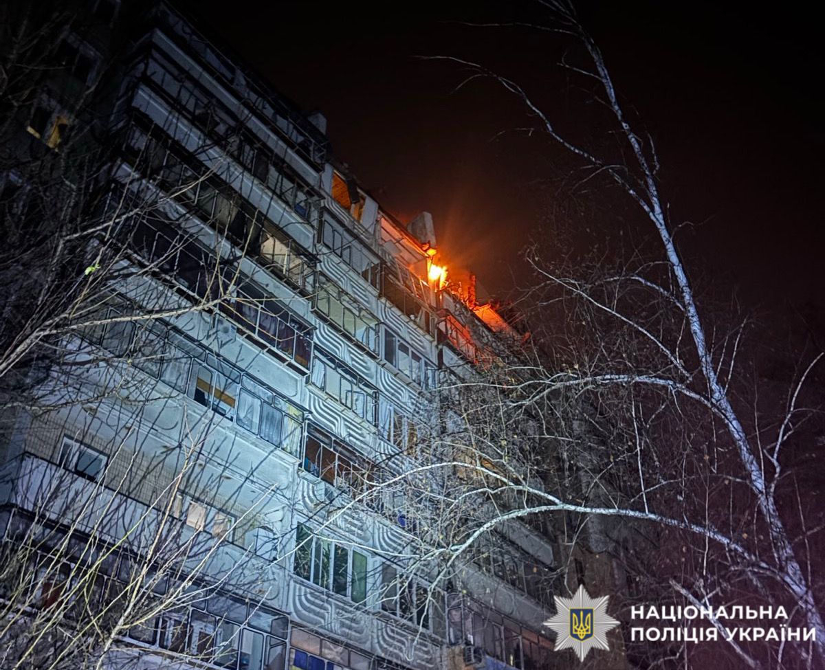 На фото пошкоджений будинок внаслідок атаки.