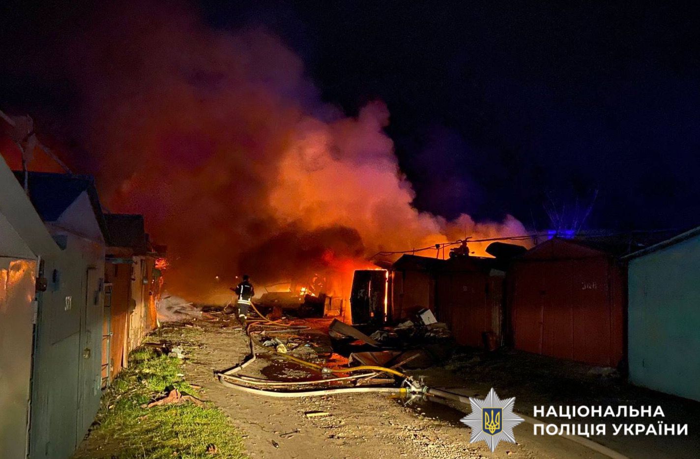 На фото пошкоджений будинок внаслідок атаки.