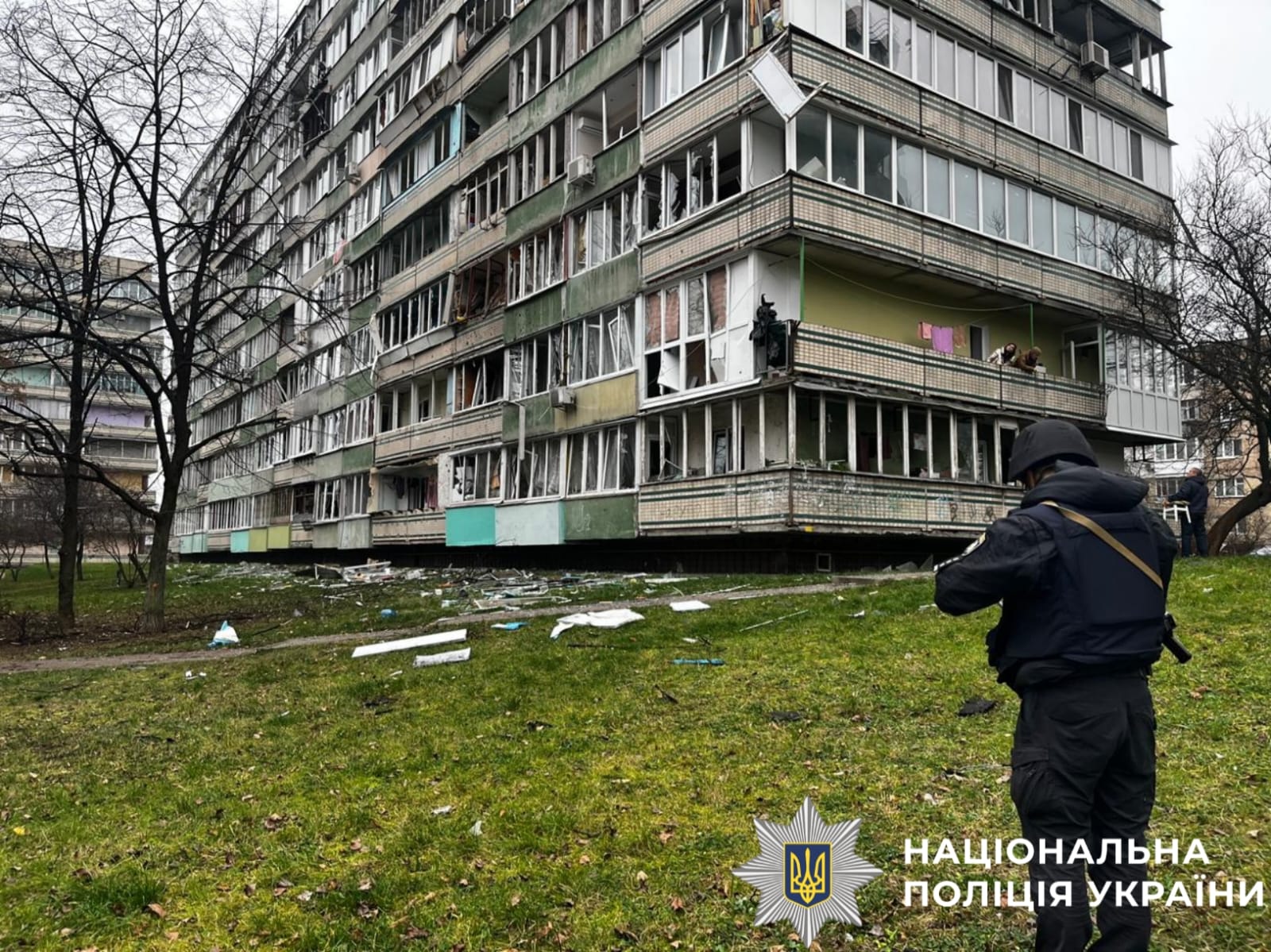 На фото пошкоджений будинок внаслідок атаки.