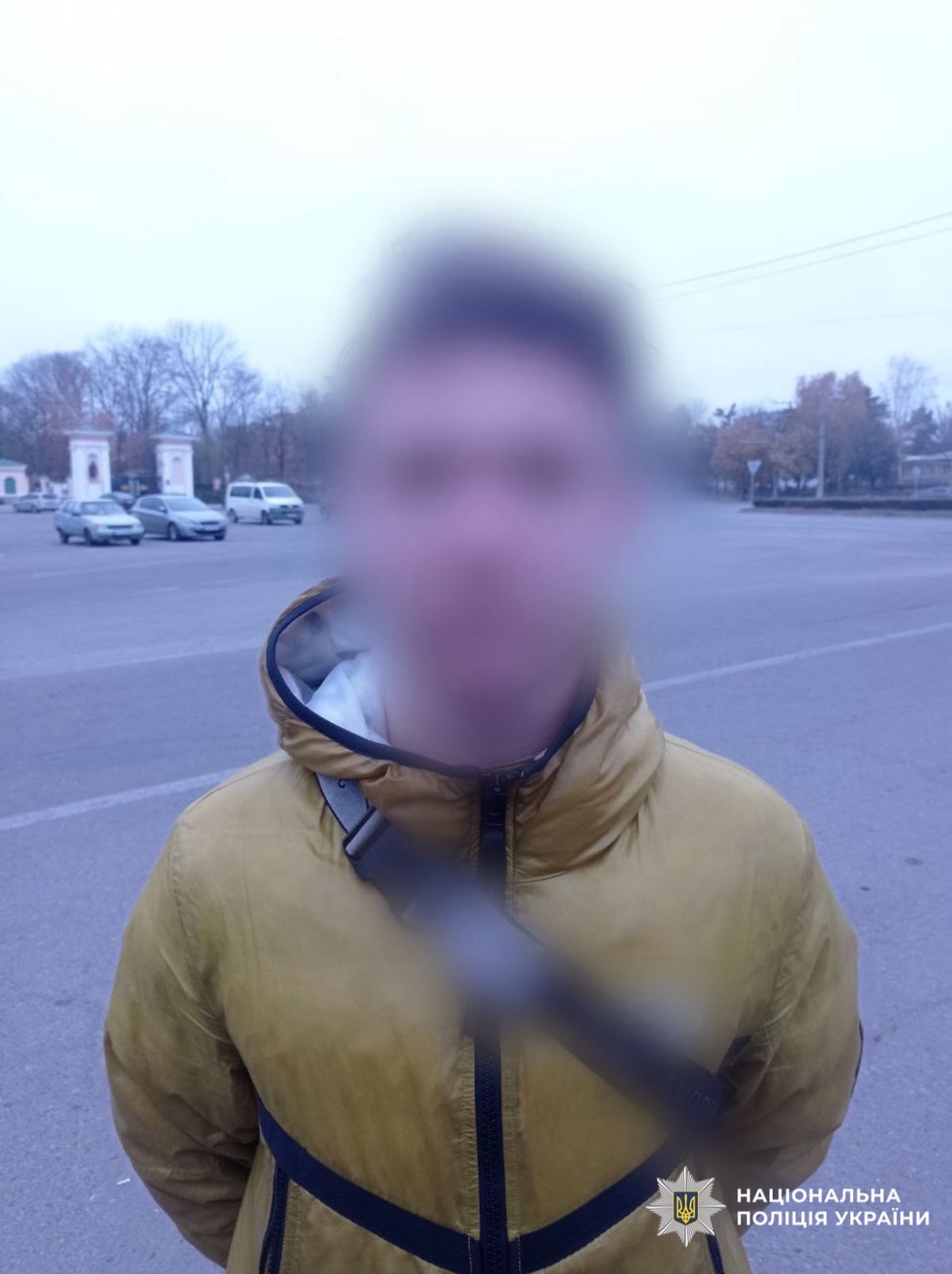 На фото зображено зловмисникм