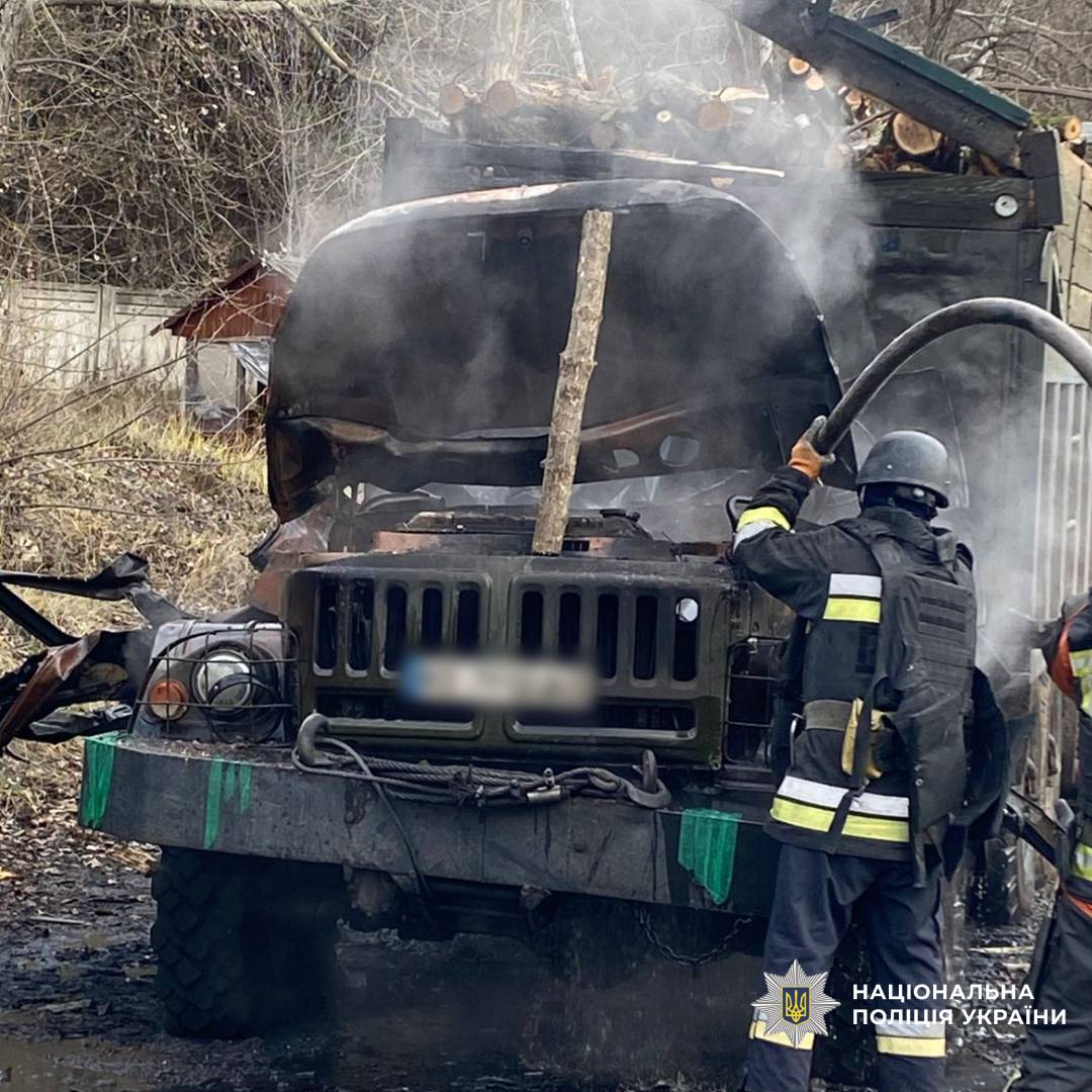 поліція продовжує документувати воєнні злочини