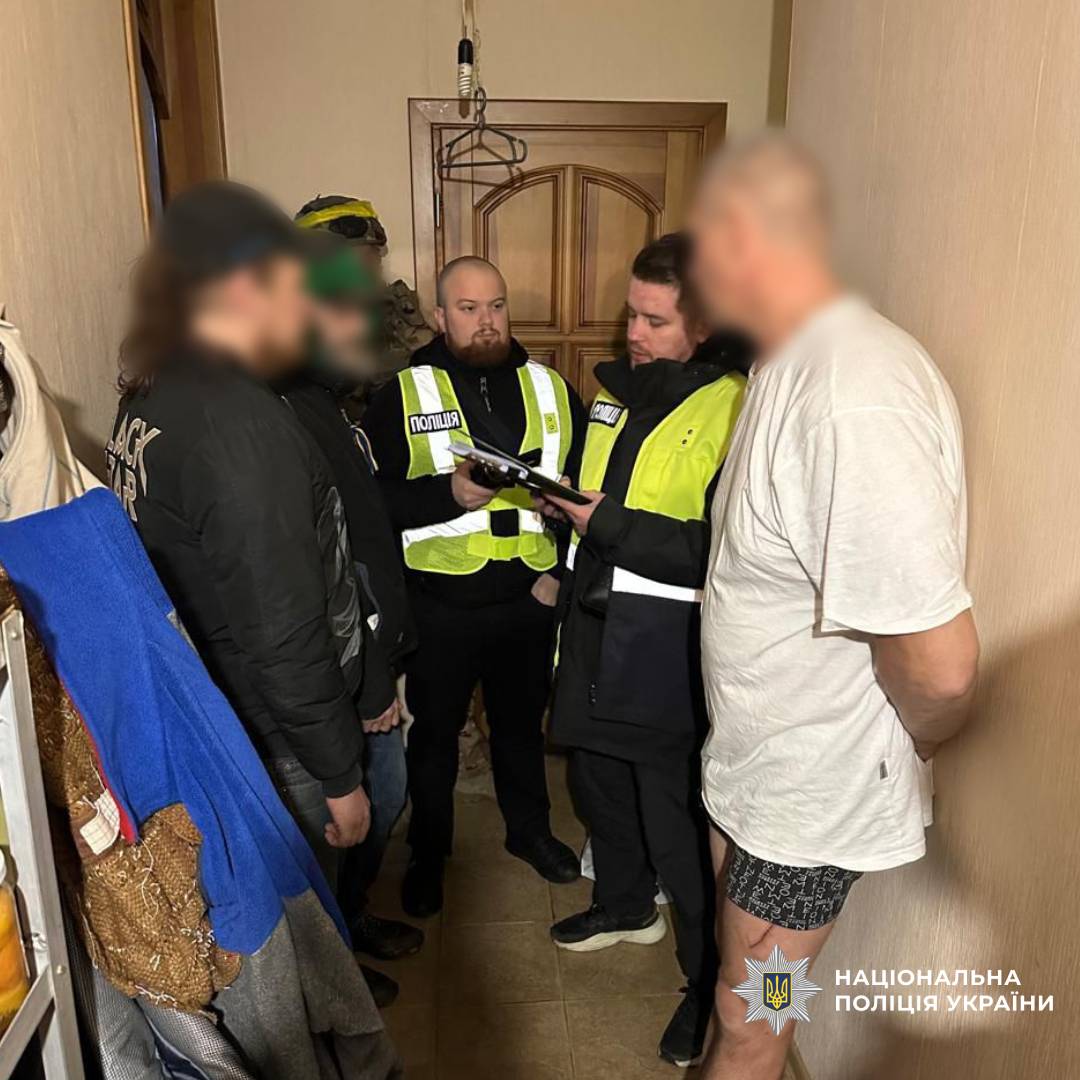 Поліція Харкова викрила двох чоловіків, причетних до крадіжок із пошкоджених будинків