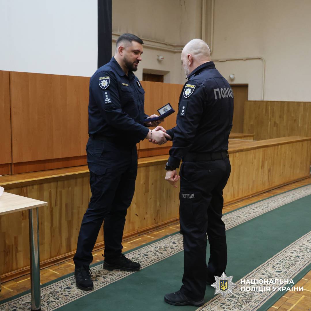 Очільник поліції Харківщини Петро Токар відзначив співробітників міграційної поліції з нагоди п’ятої річниці підрозділу