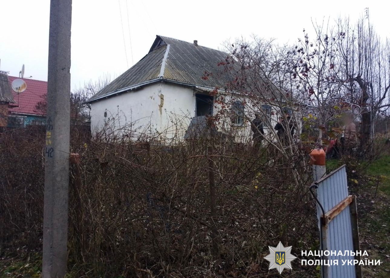На фотографії зображено будинок, в якому відбулось загоряння.