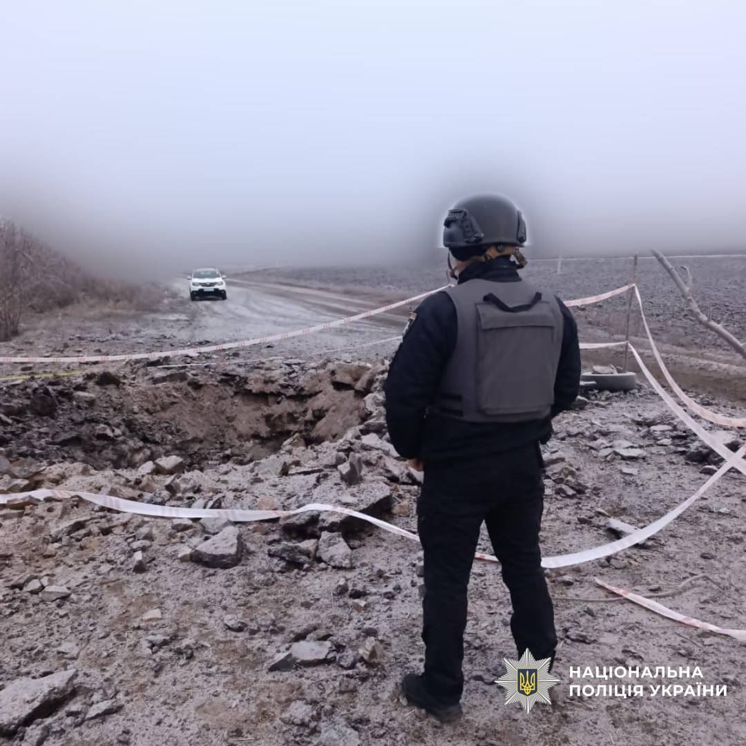 Внаслідок ворожих обстрілів загинув чоловік: на Харківщині поліцейські документують наслідки воєнних злочинів