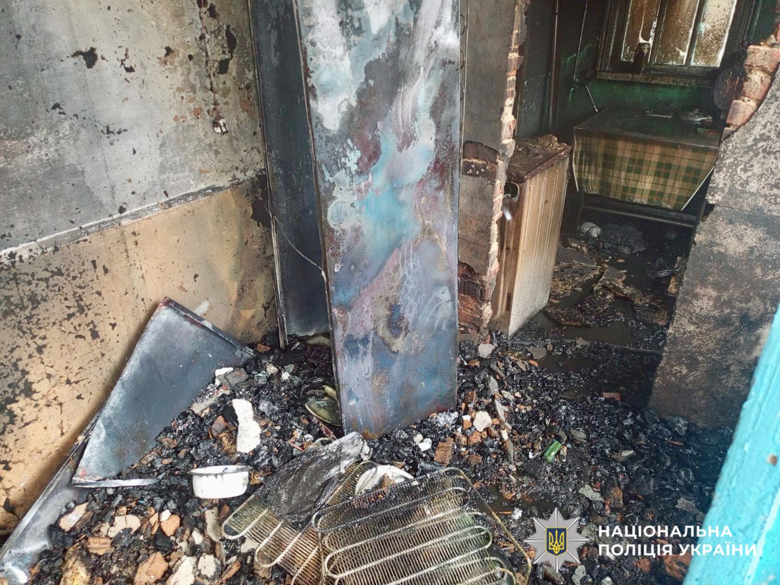 На фотографії зображено місце події, де відбулась пожежа.