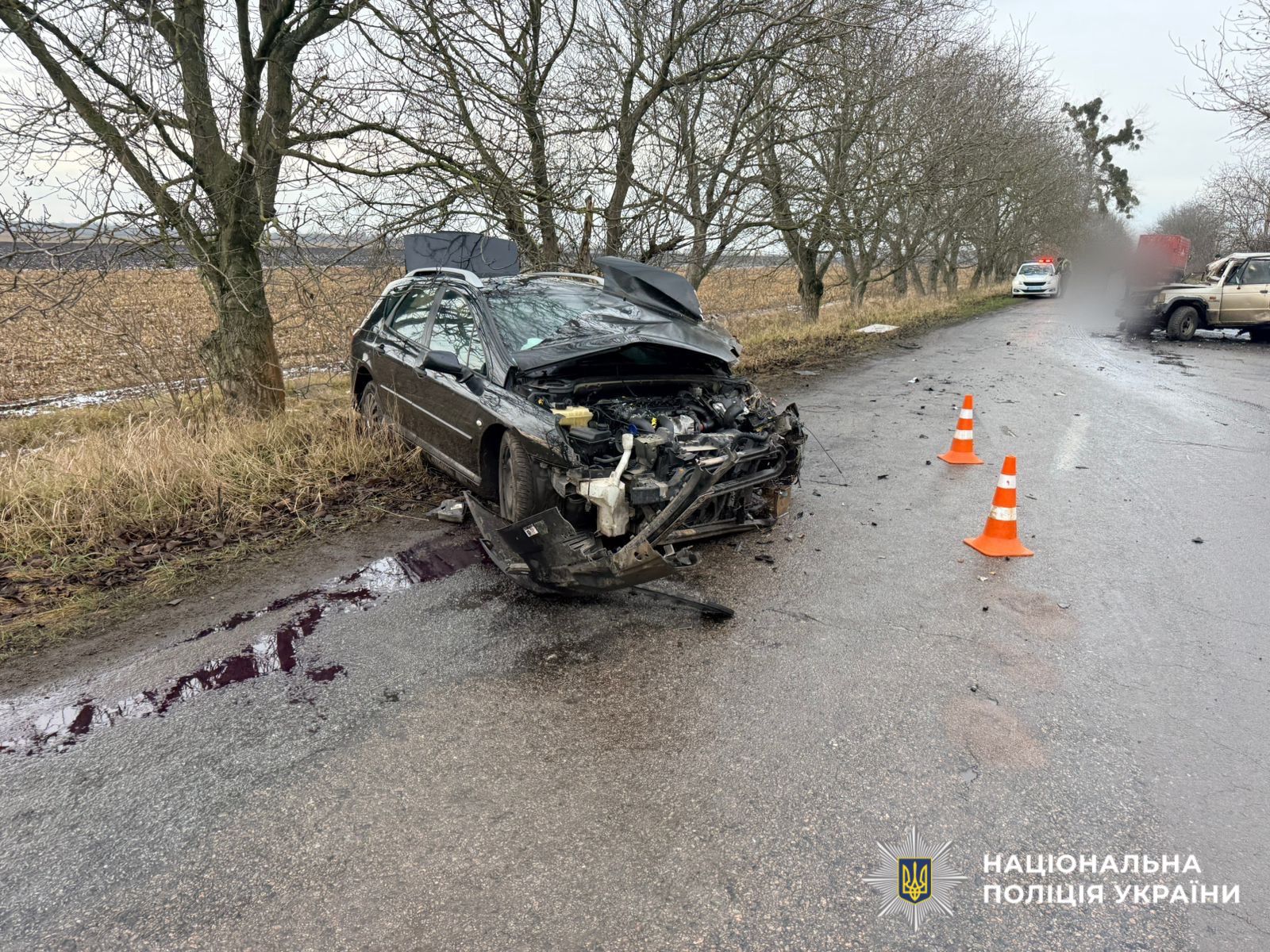 На фотографії зображено автомобіль, який є учасником ДТП.