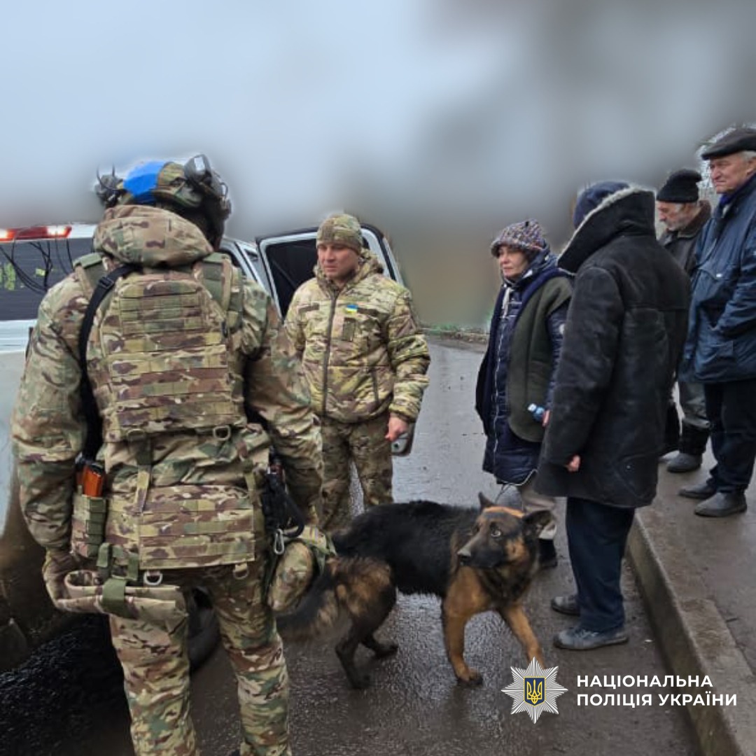 Поліцейські Куп’янщини під ворожими атаками евакуювали поранених цивільних та знешкодили БпЛА